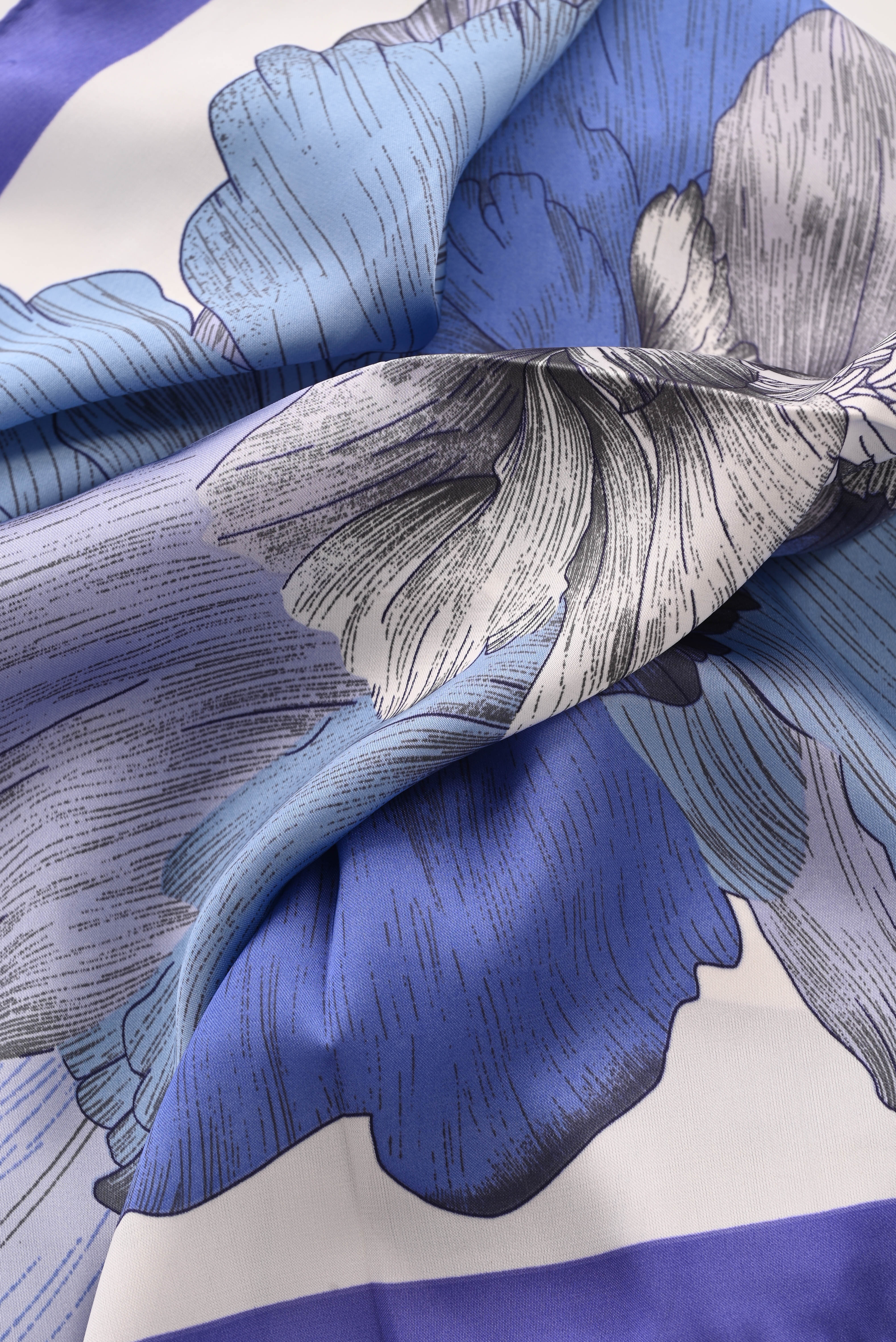 Kort sjaaltje bloem blauw