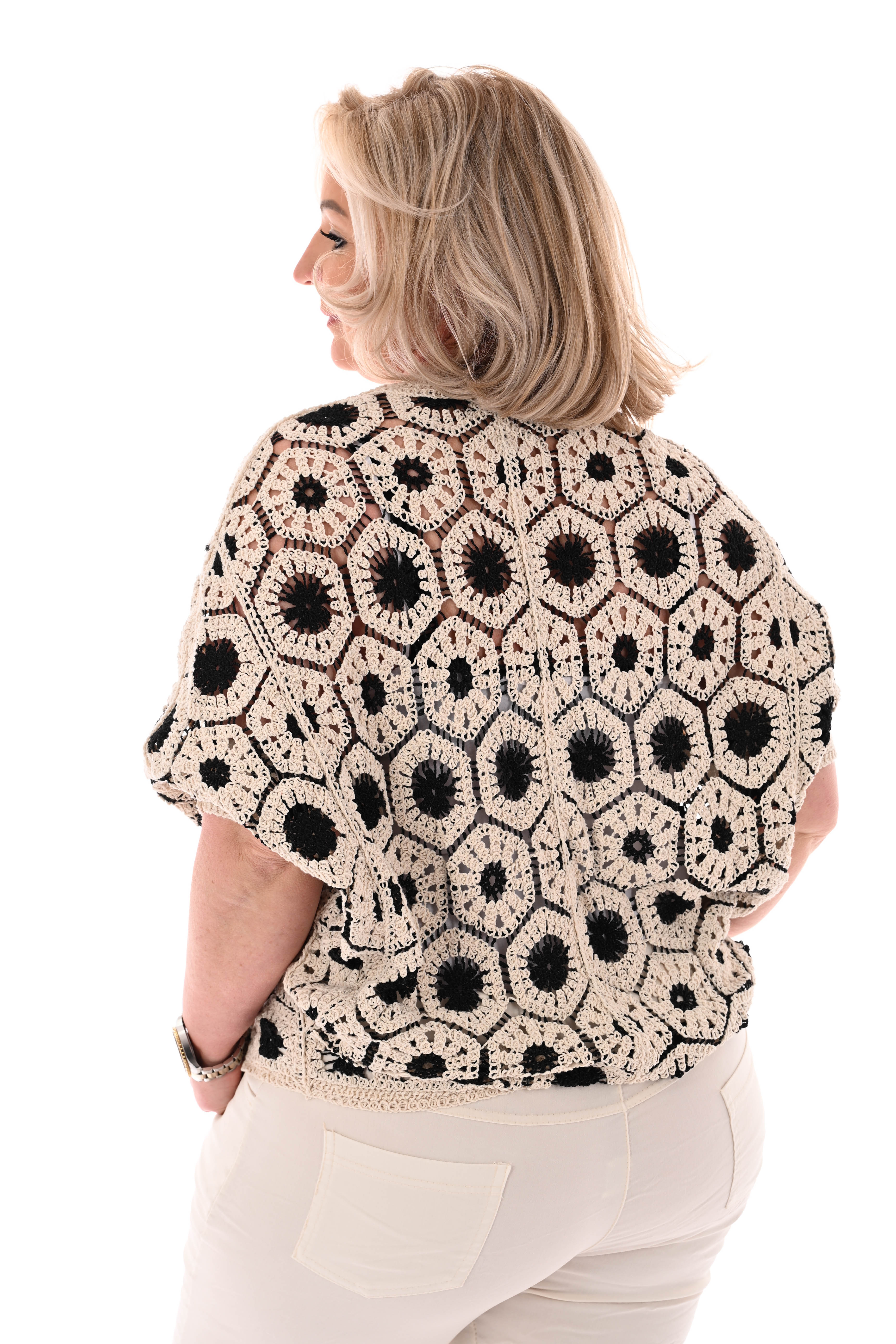 Kort gehaakt vestje zwart