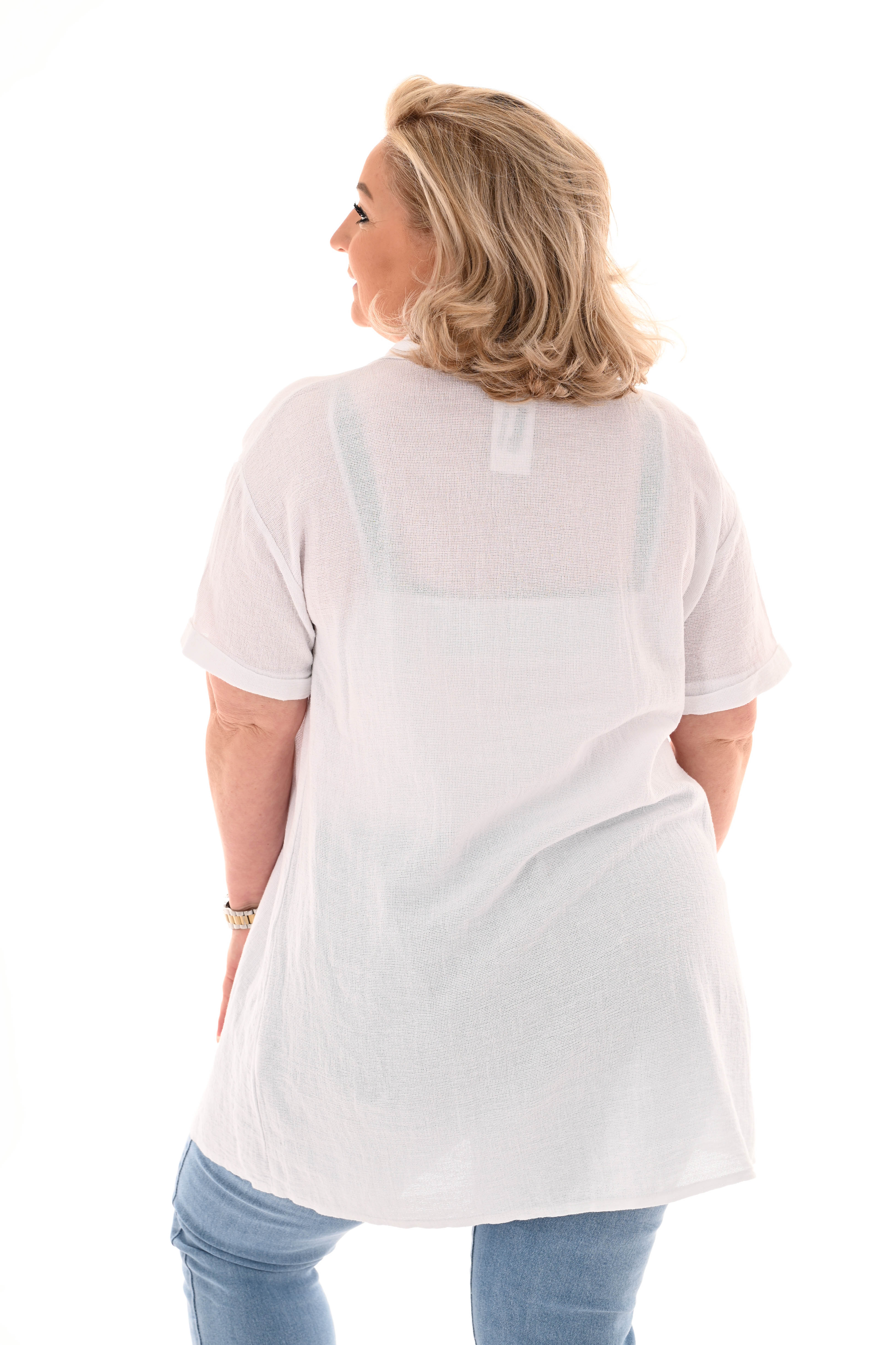 Lange doorknoop blouse korte mouwen uni roomwit