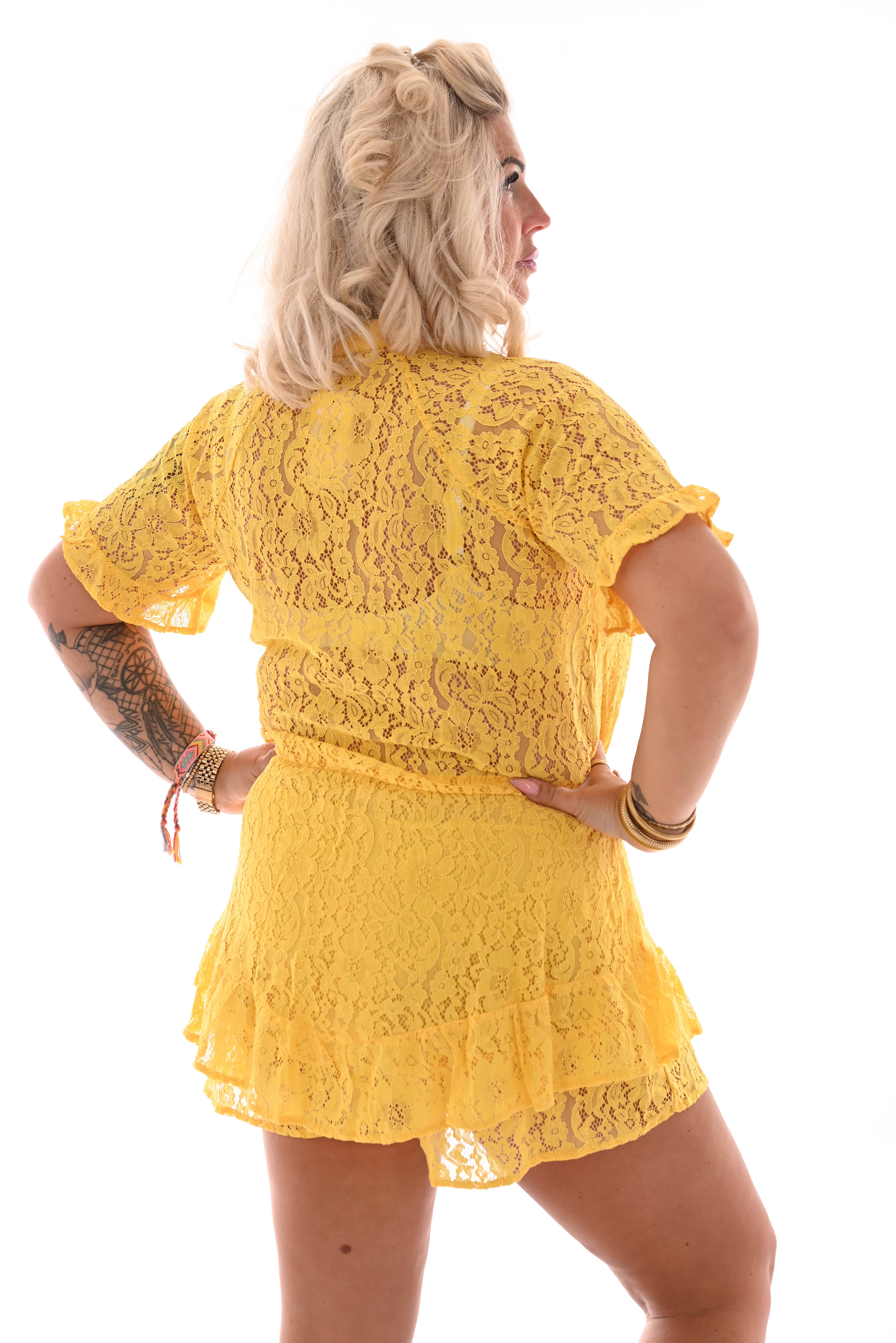 Doorknoop playsuit kant geel