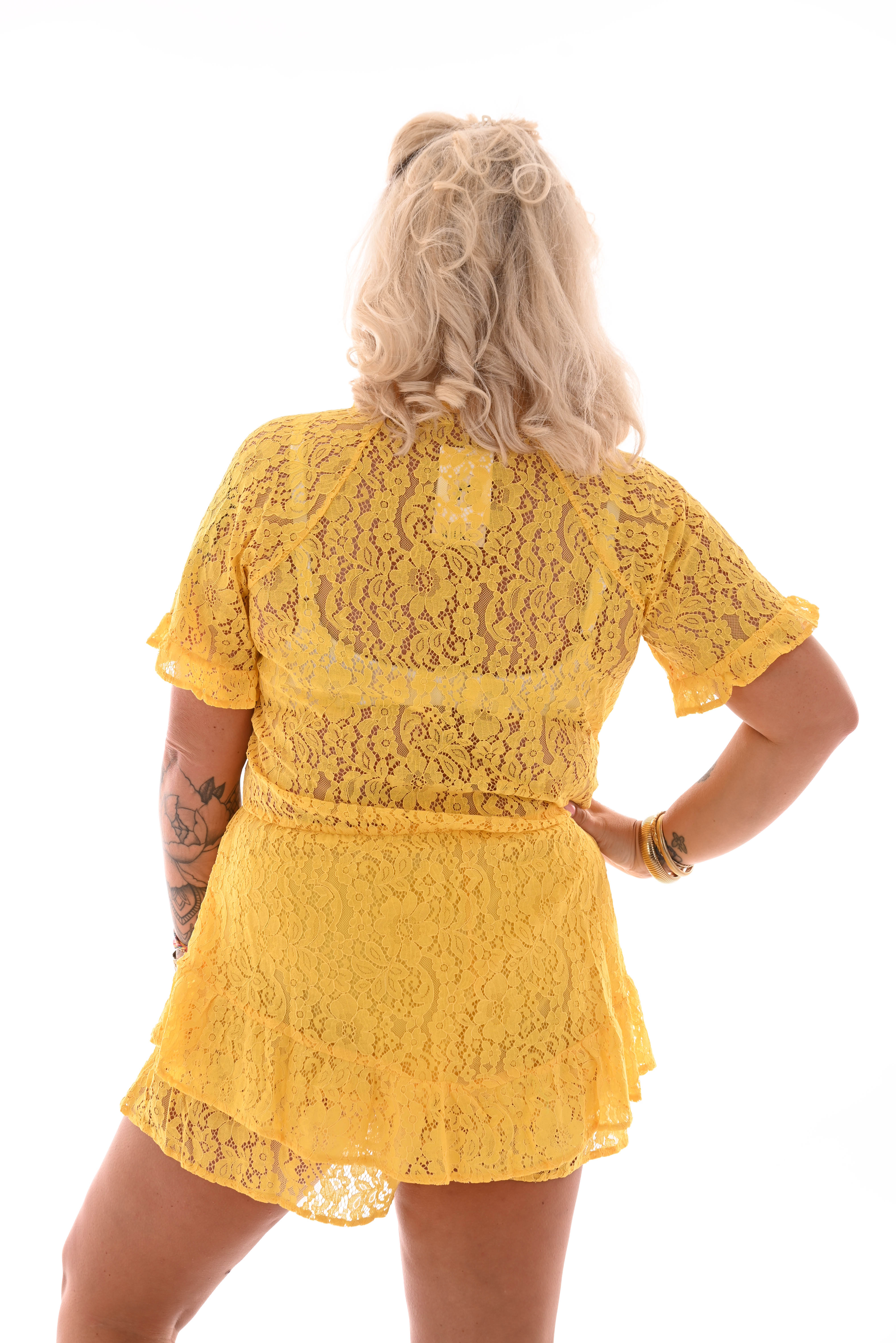 Doorknoop playsuit kant geel