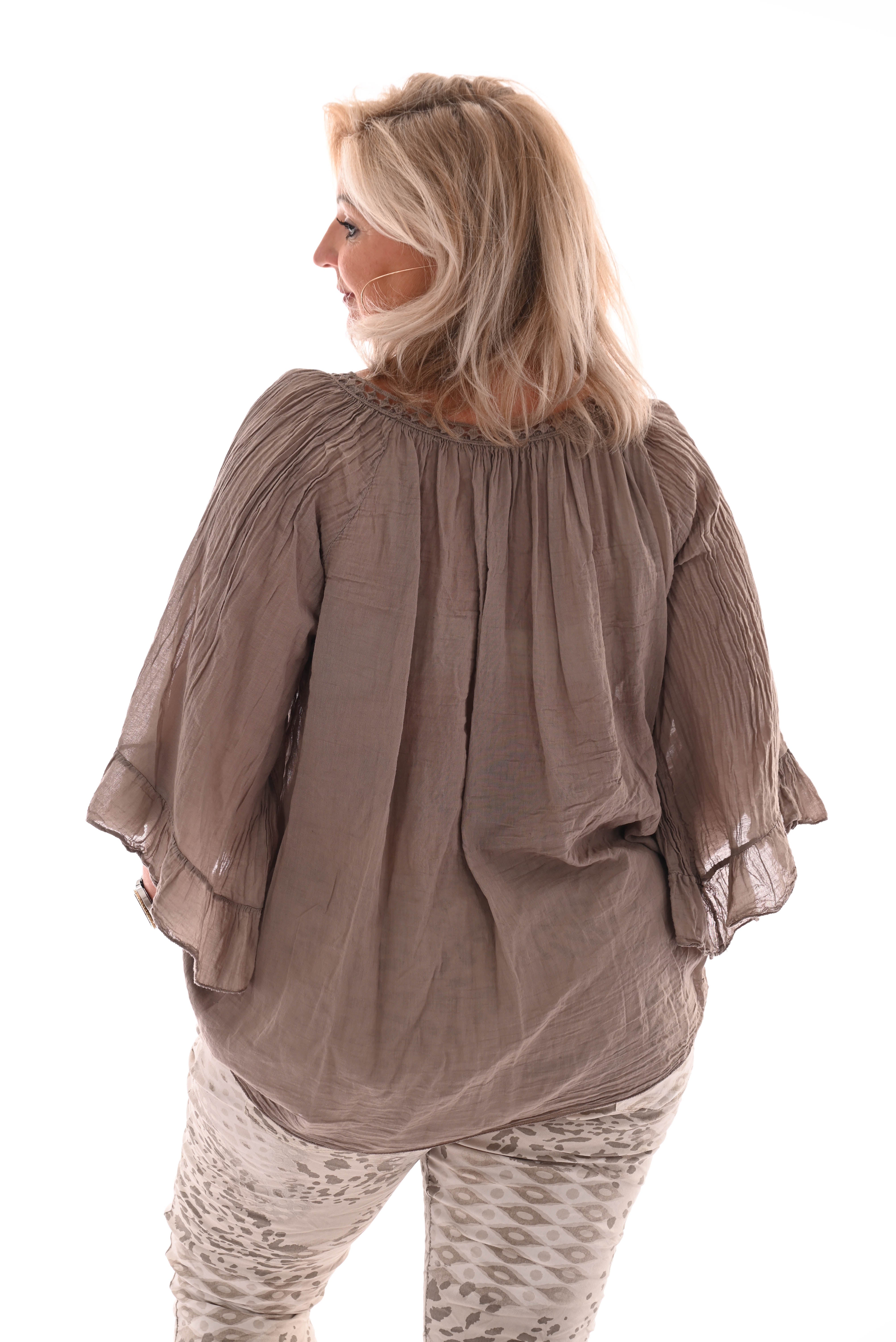 Top gehaakte rand trompetmouwen taupe
