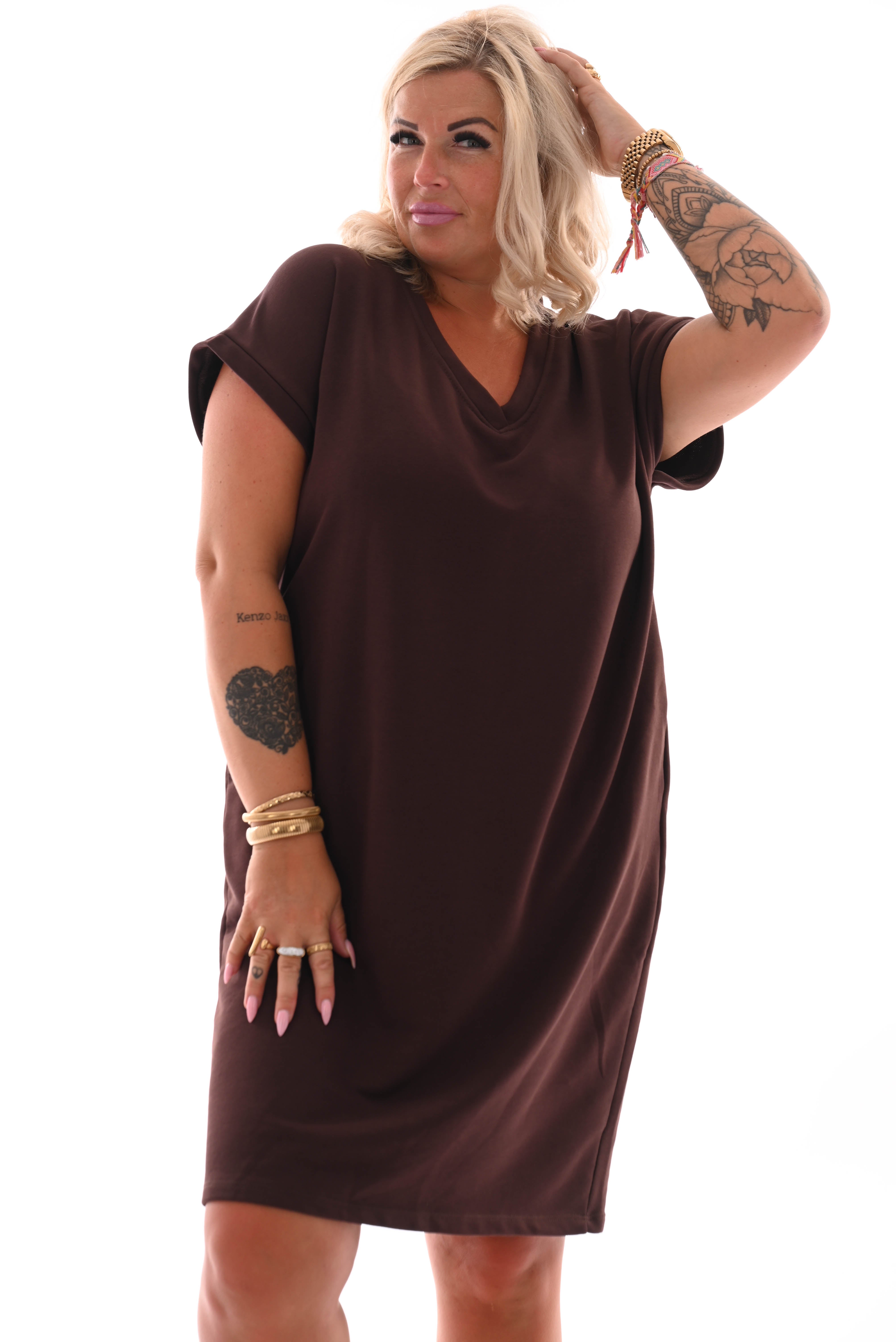 Sweaterdress v-hals korte mouwen zakken donkerbruin