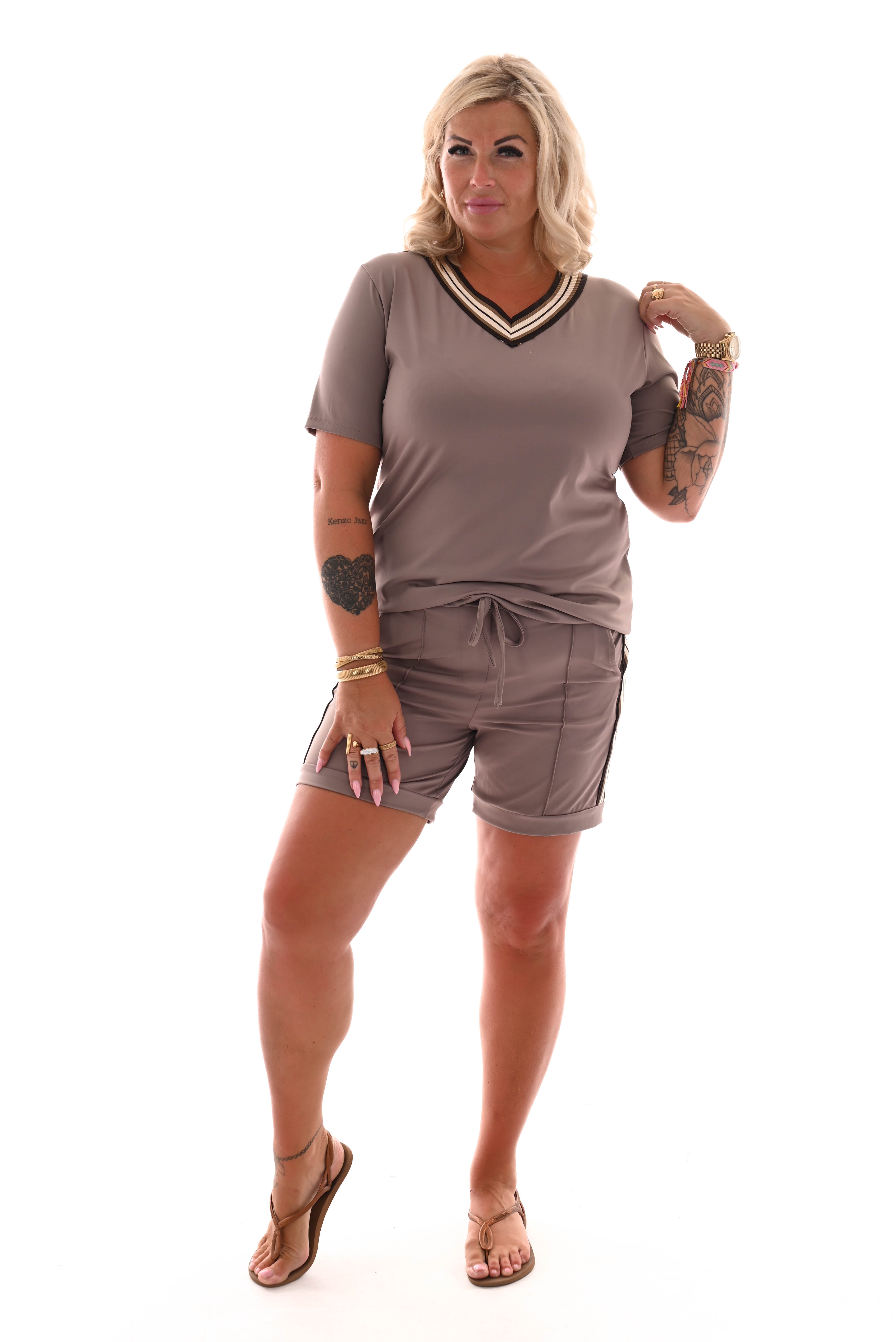 Travel short met bies strepen taupe