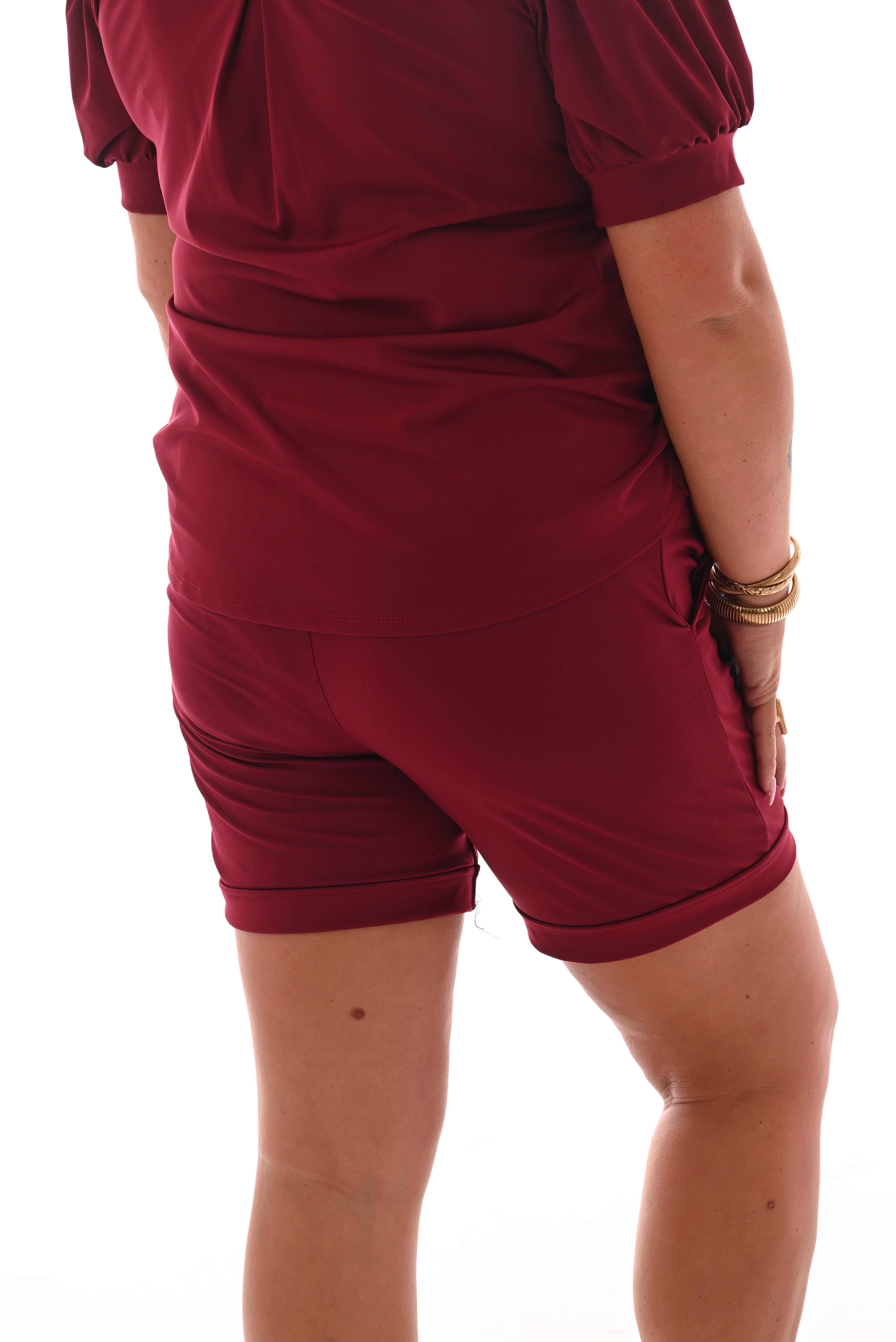 Travel short met naad bordeaux