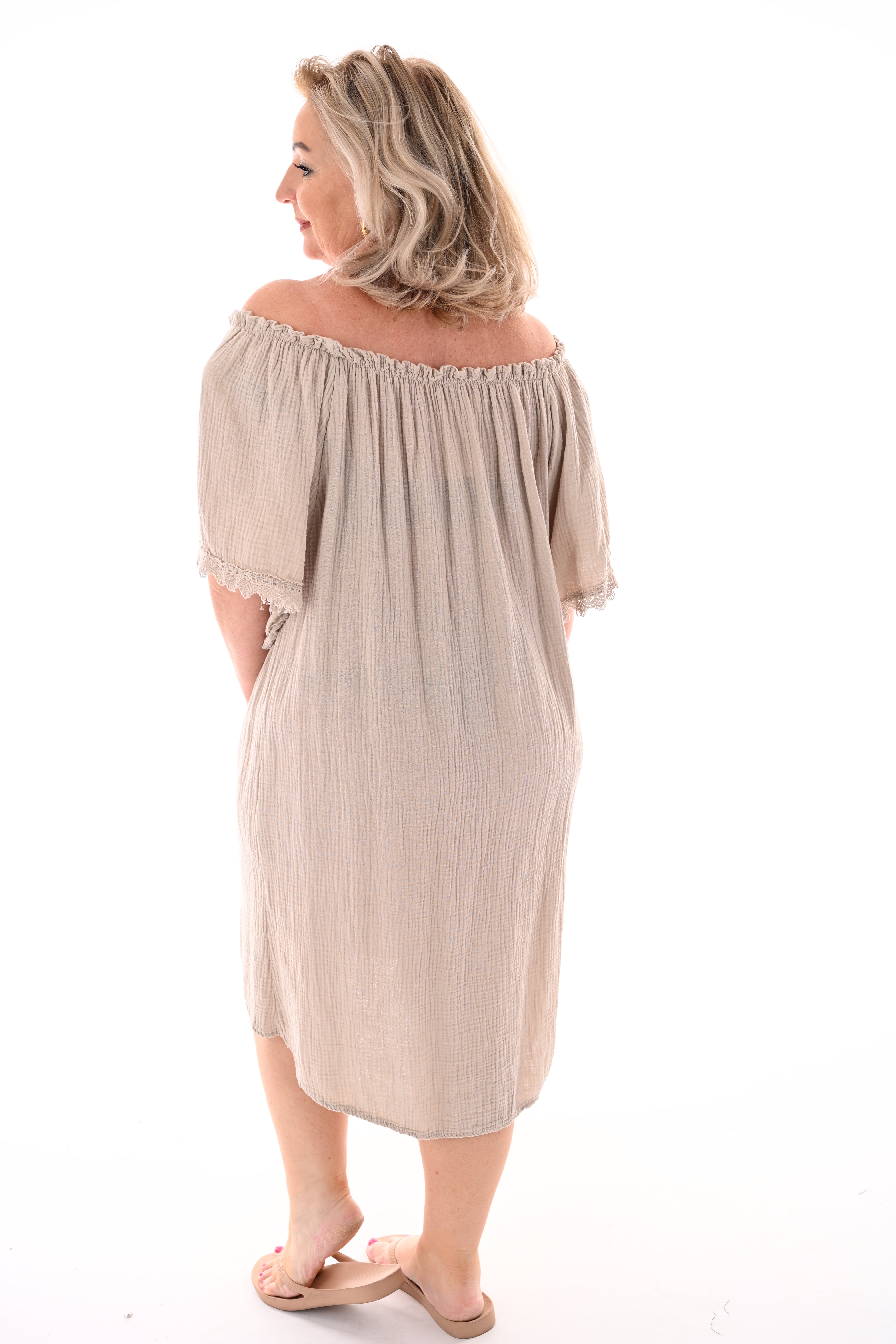 Wafel jurk off-shoulder beige