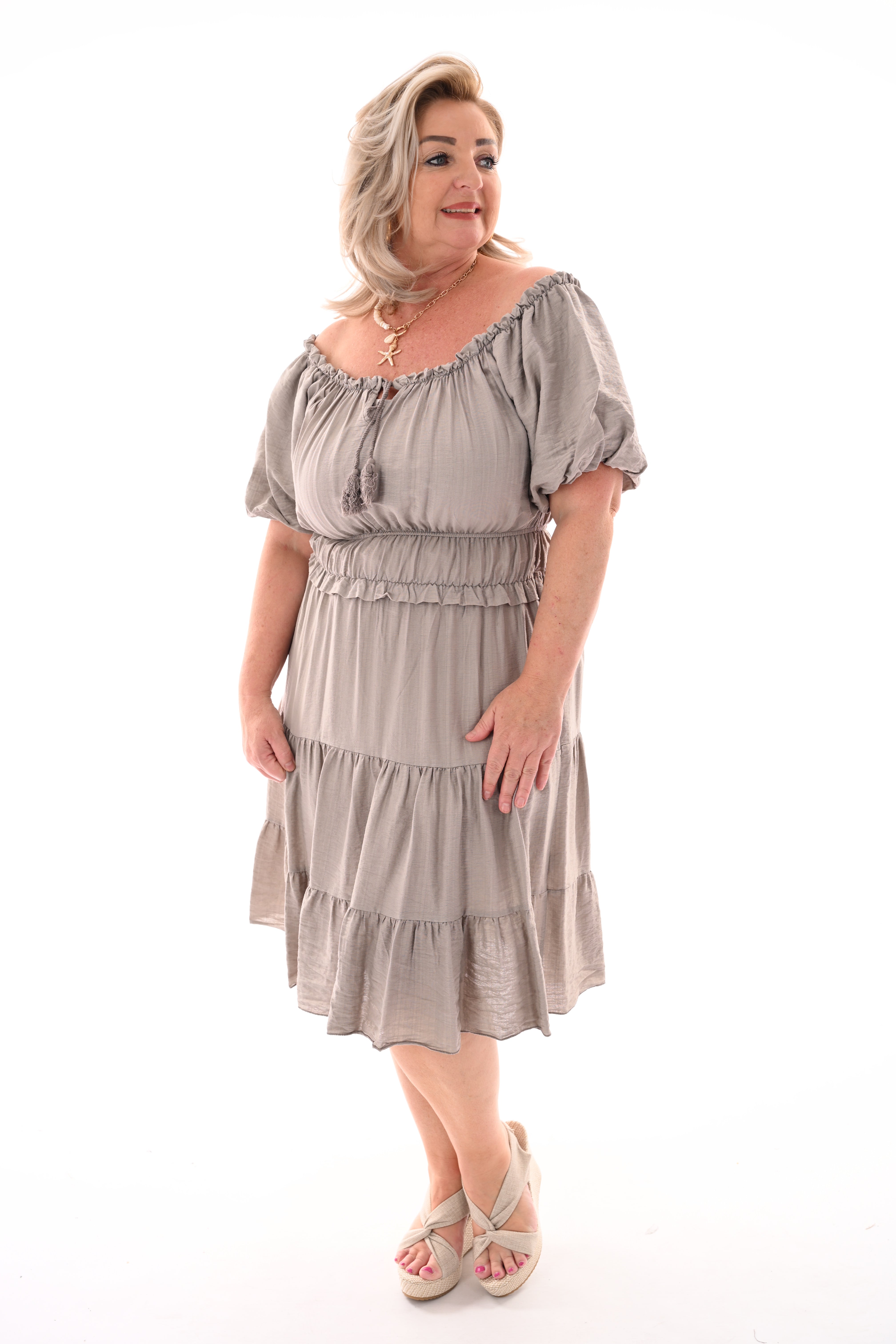 Jurk off-shoulder taupe