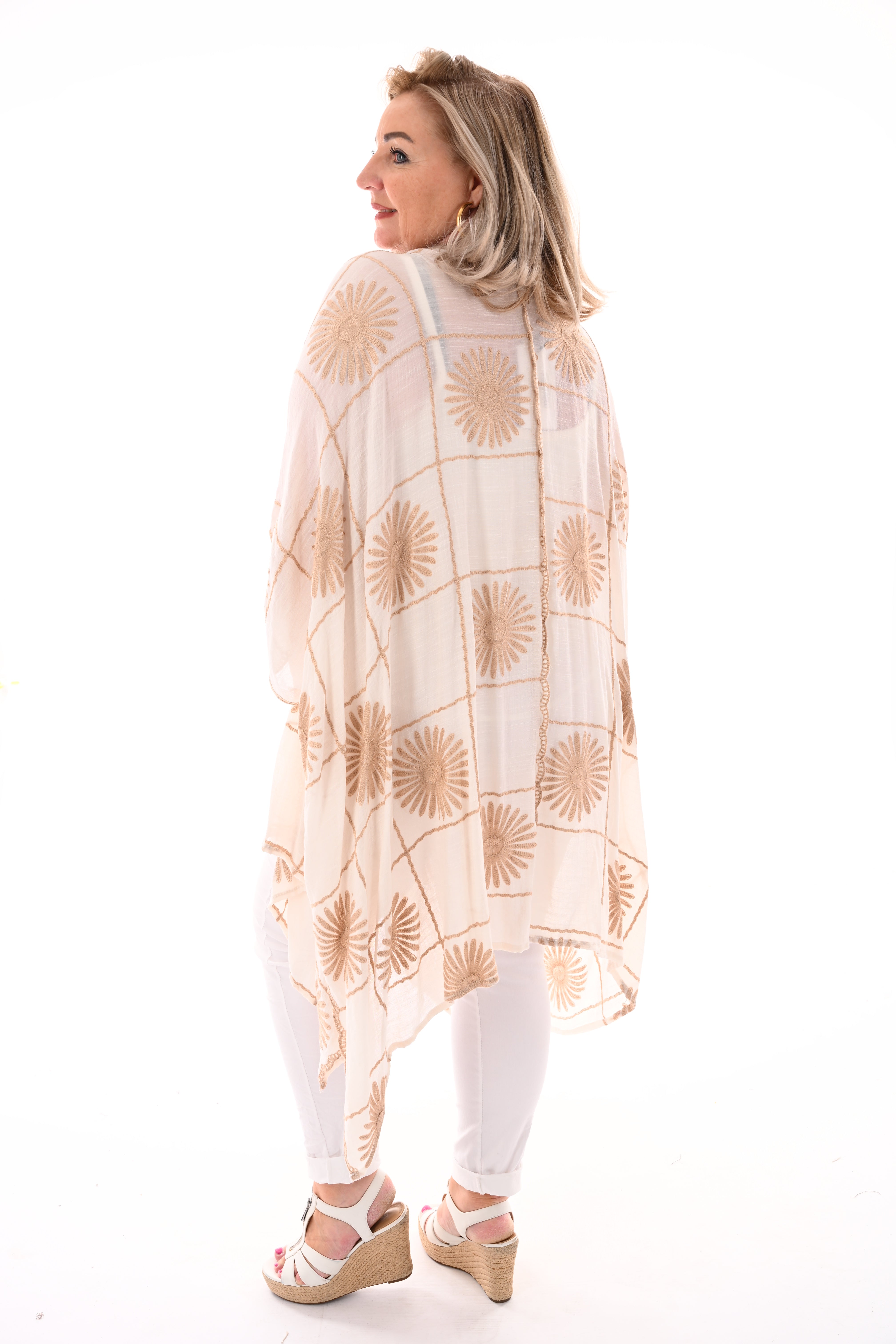 Omslag vest madeliefjes beige