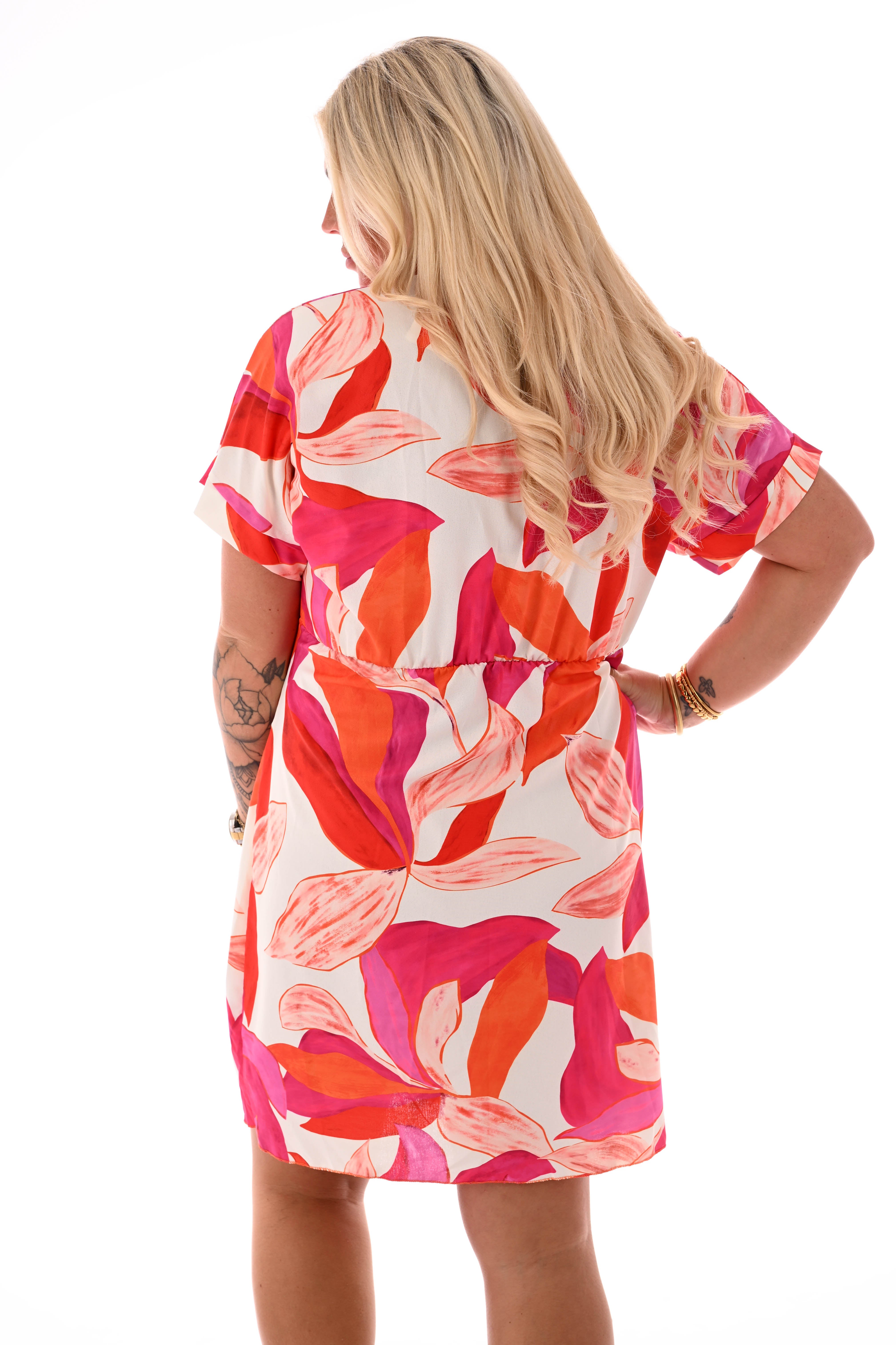 Korte overslag jurk print blad fuchsia/rood