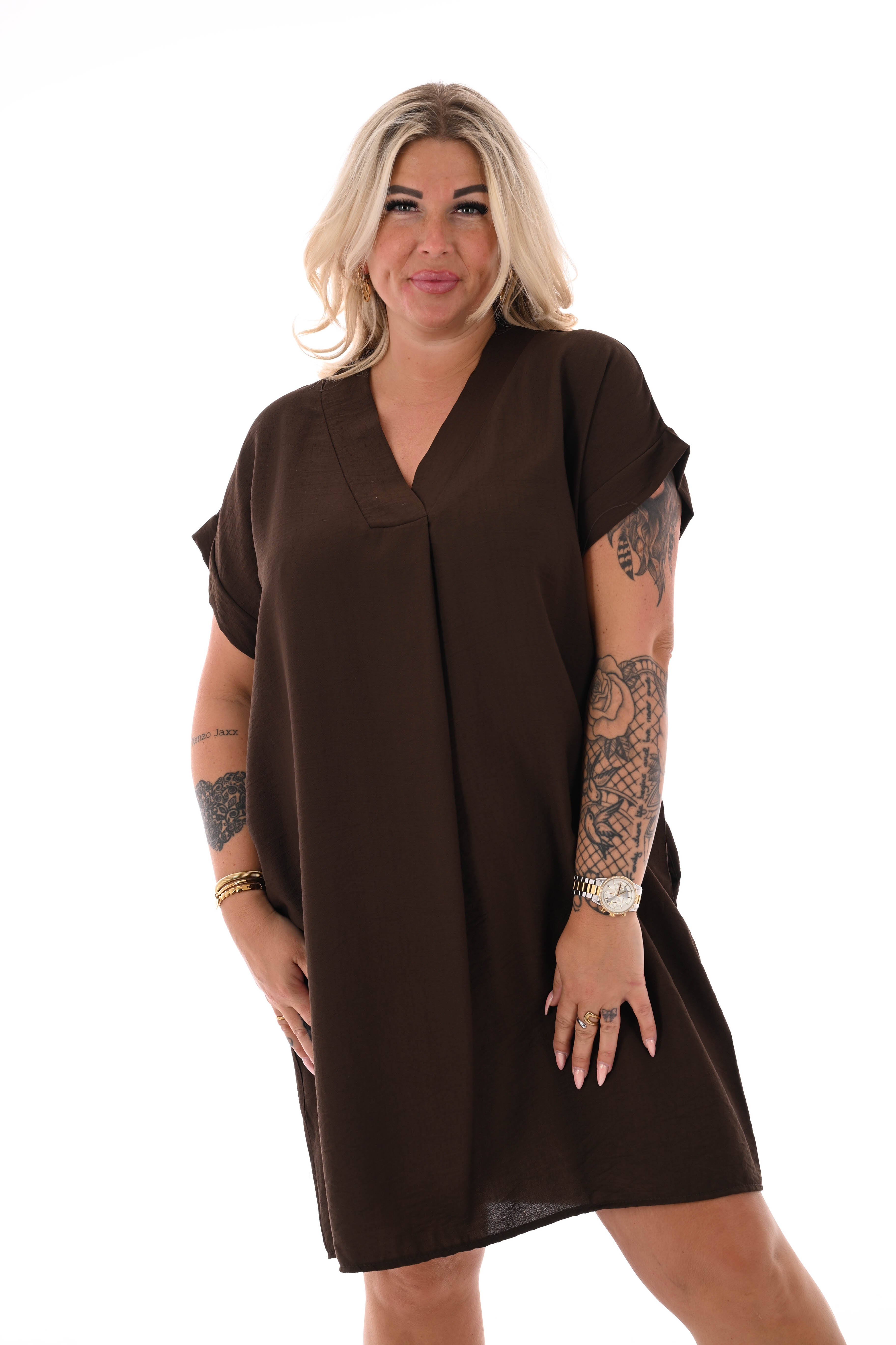 Korte jurk v-hals met zakken donkerbruin