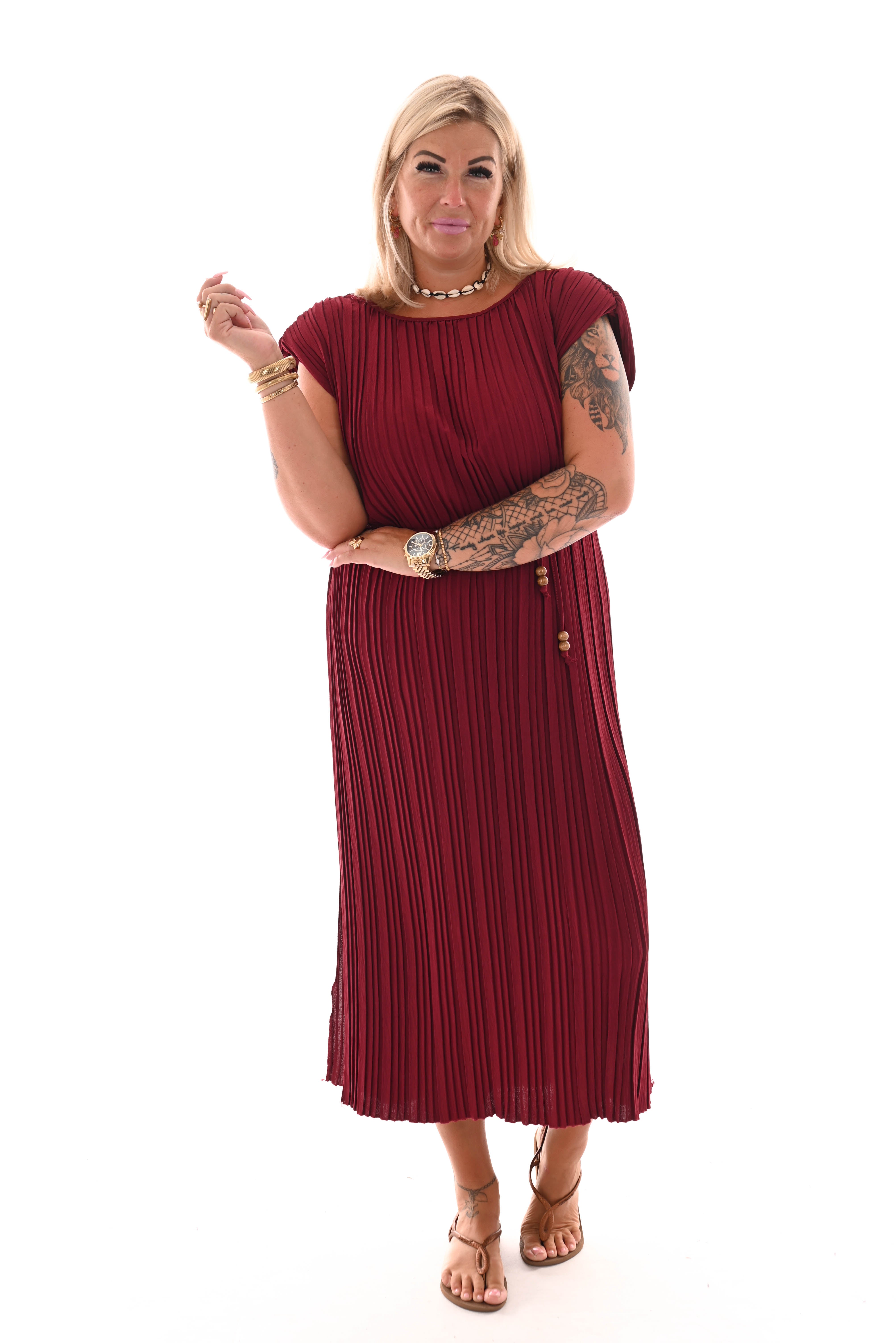 Plisse jurk met ceintuur bordeaux