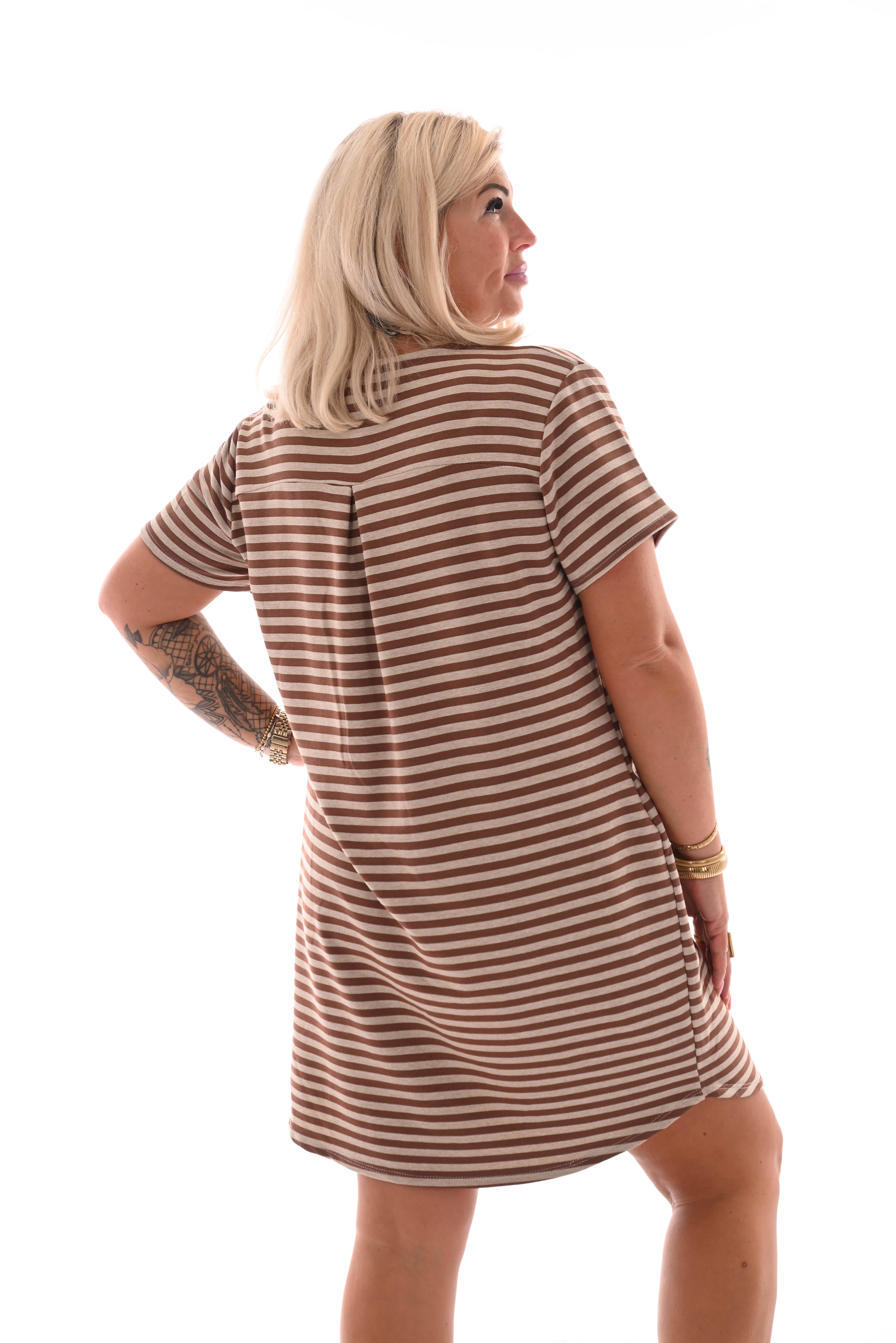 Korte sweaterdress gestreept v-hals beige/bruin