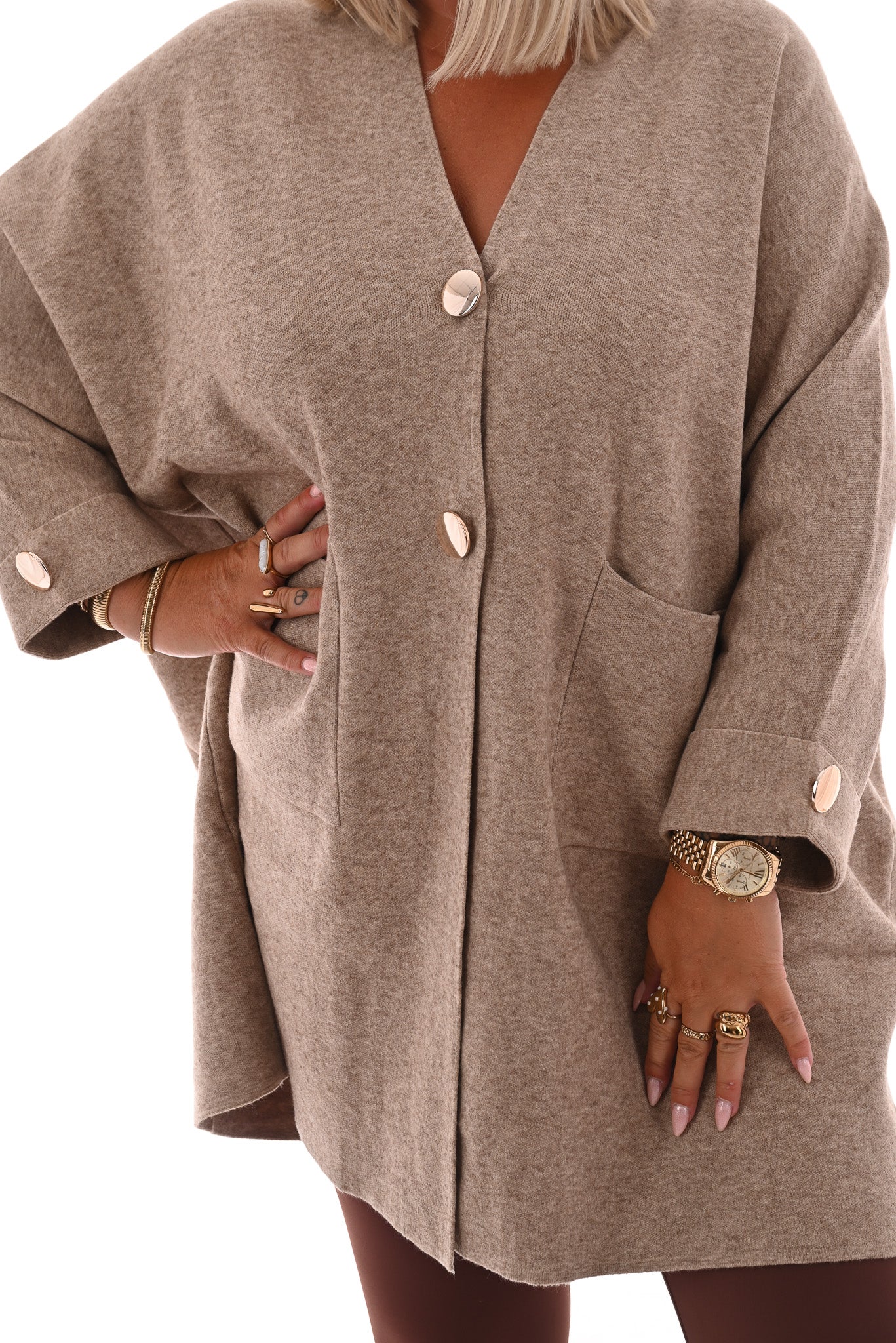 Oversized vest v-hals en grote knopen beige