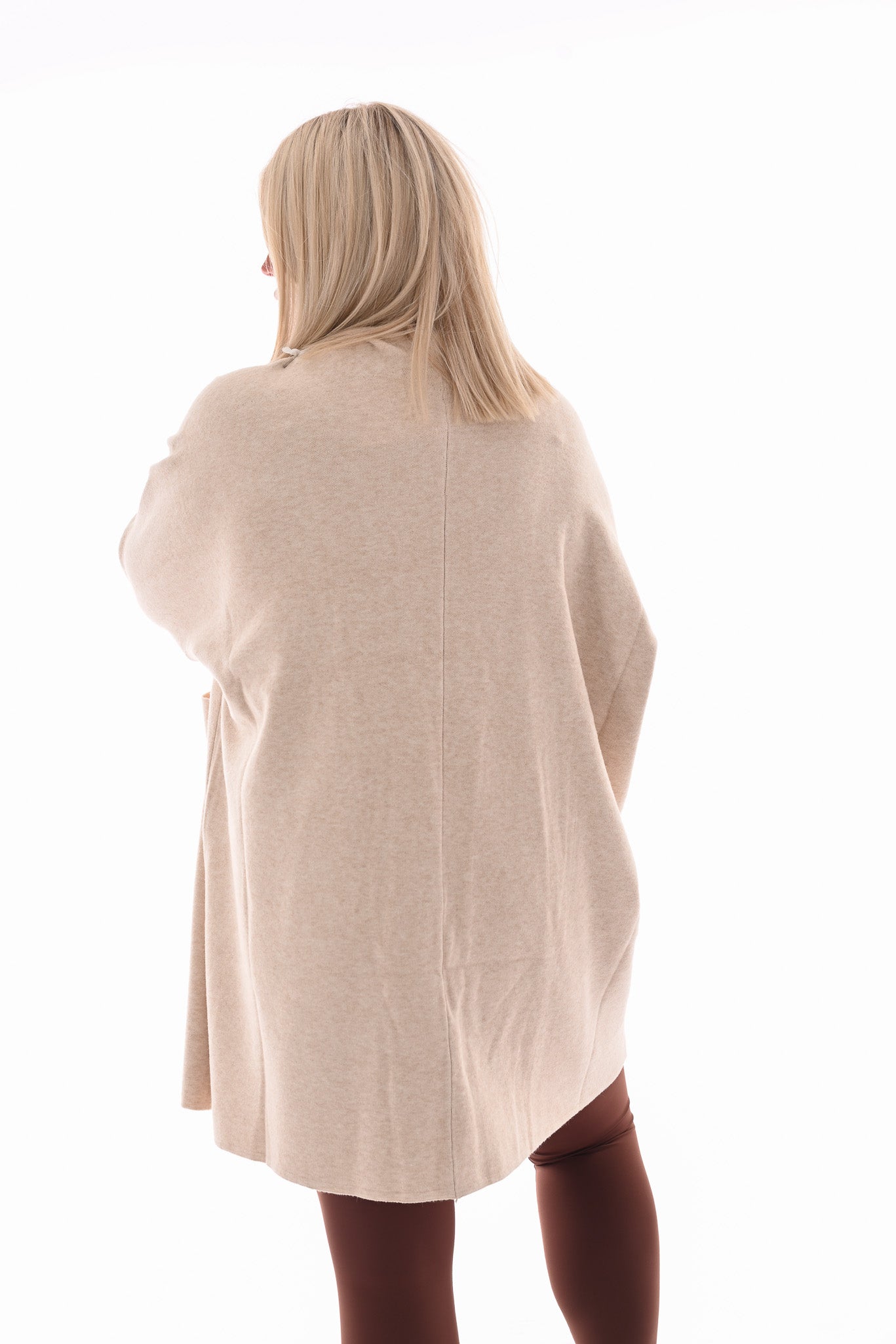 Oversized vest v-hals en grote knopen roomwit