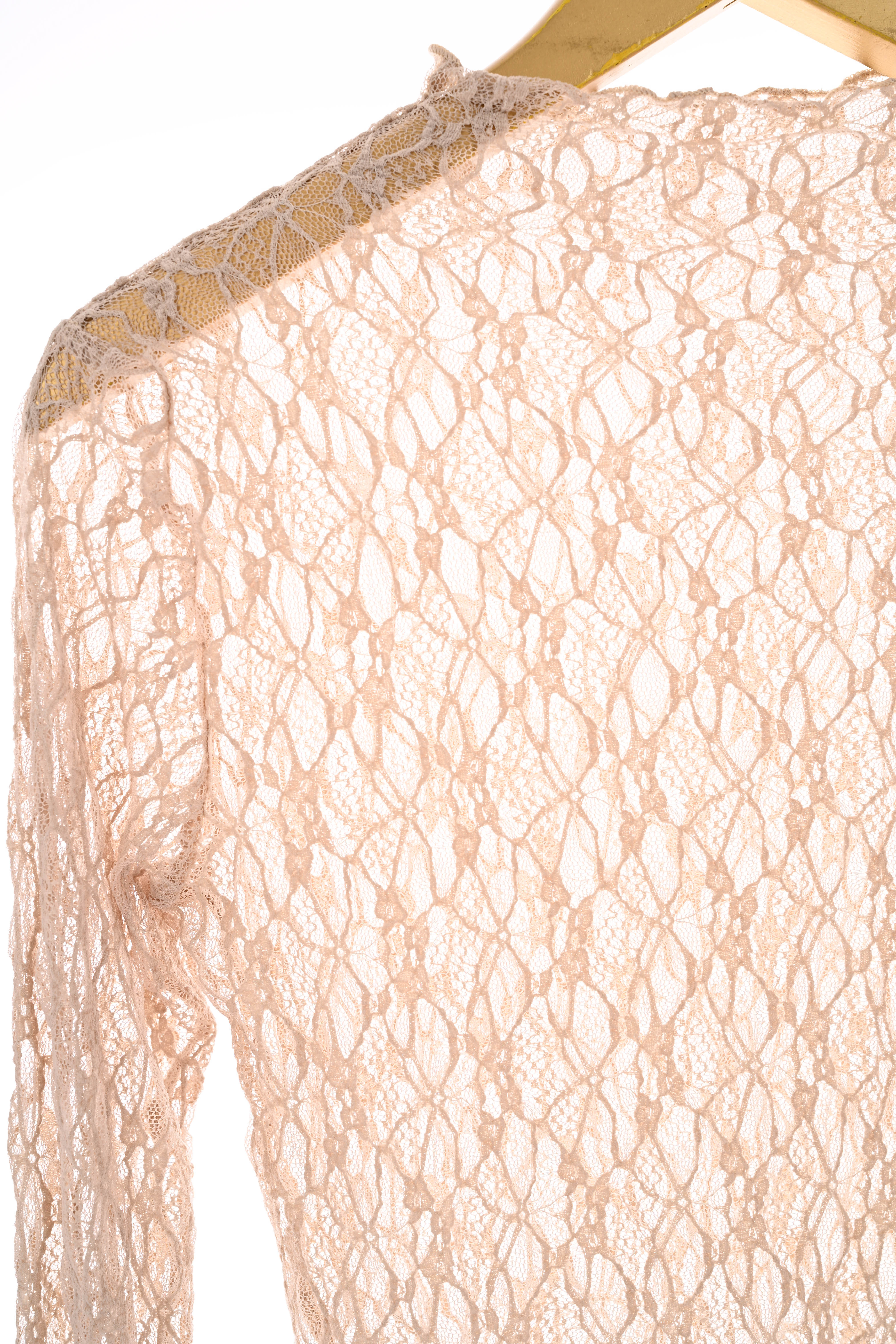 Kanten top trompetmouwen beige