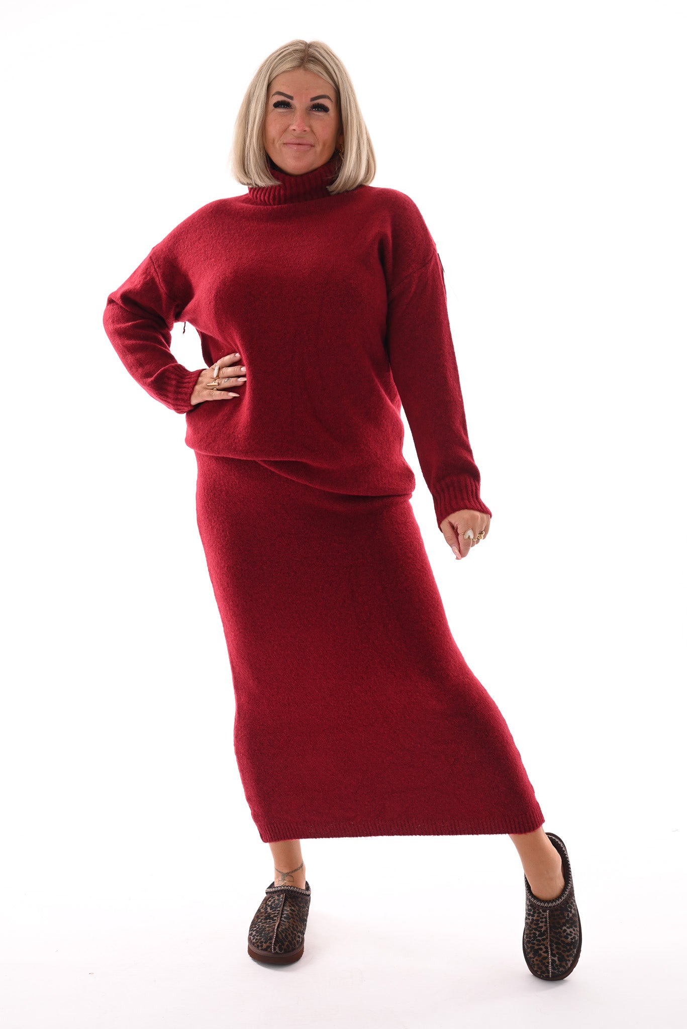 Gebreid set coltrui met rok bordeaux