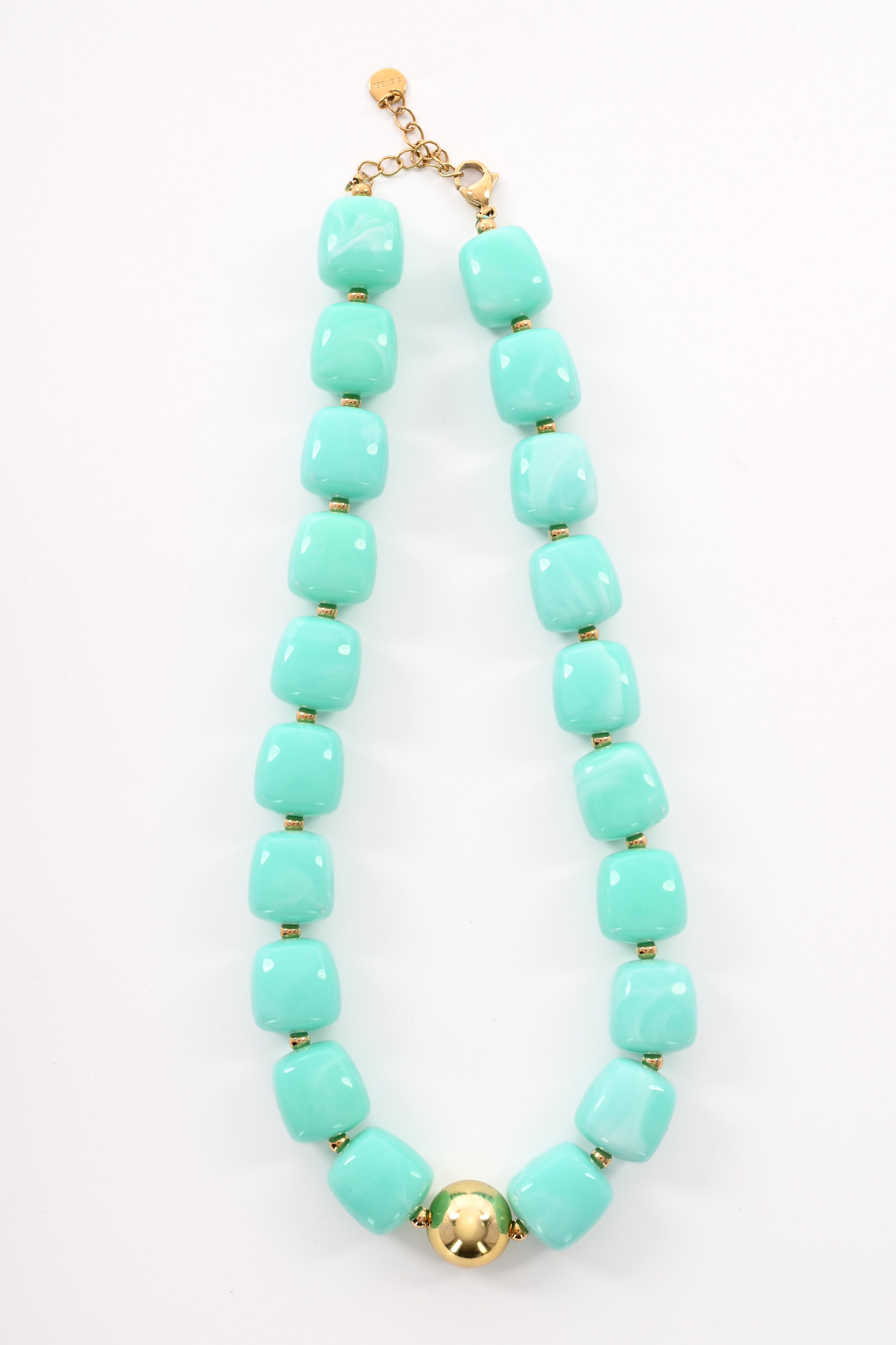 Ketting grote vierkante kralen turquoise