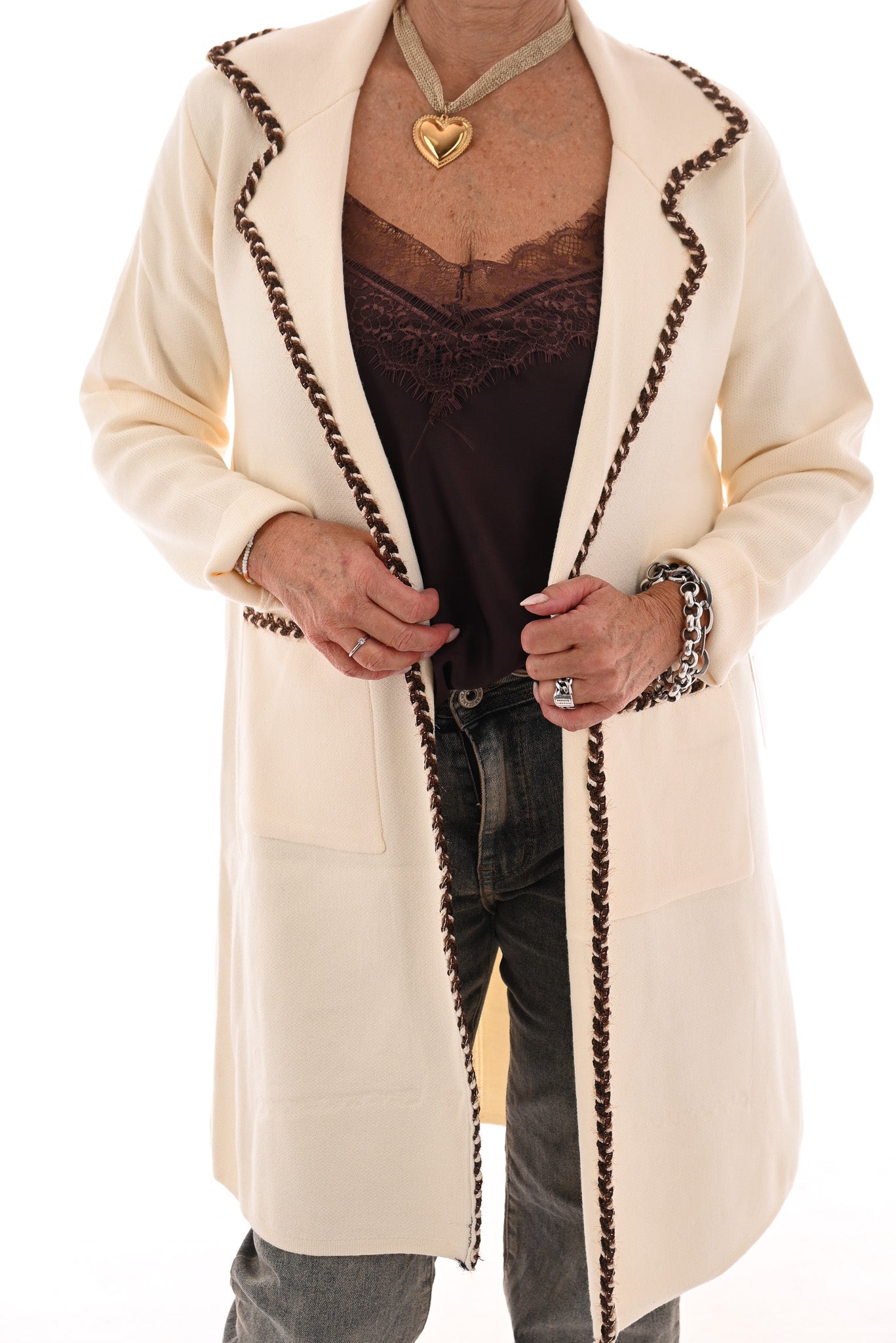 Half lang vest met kraag rand detail creme