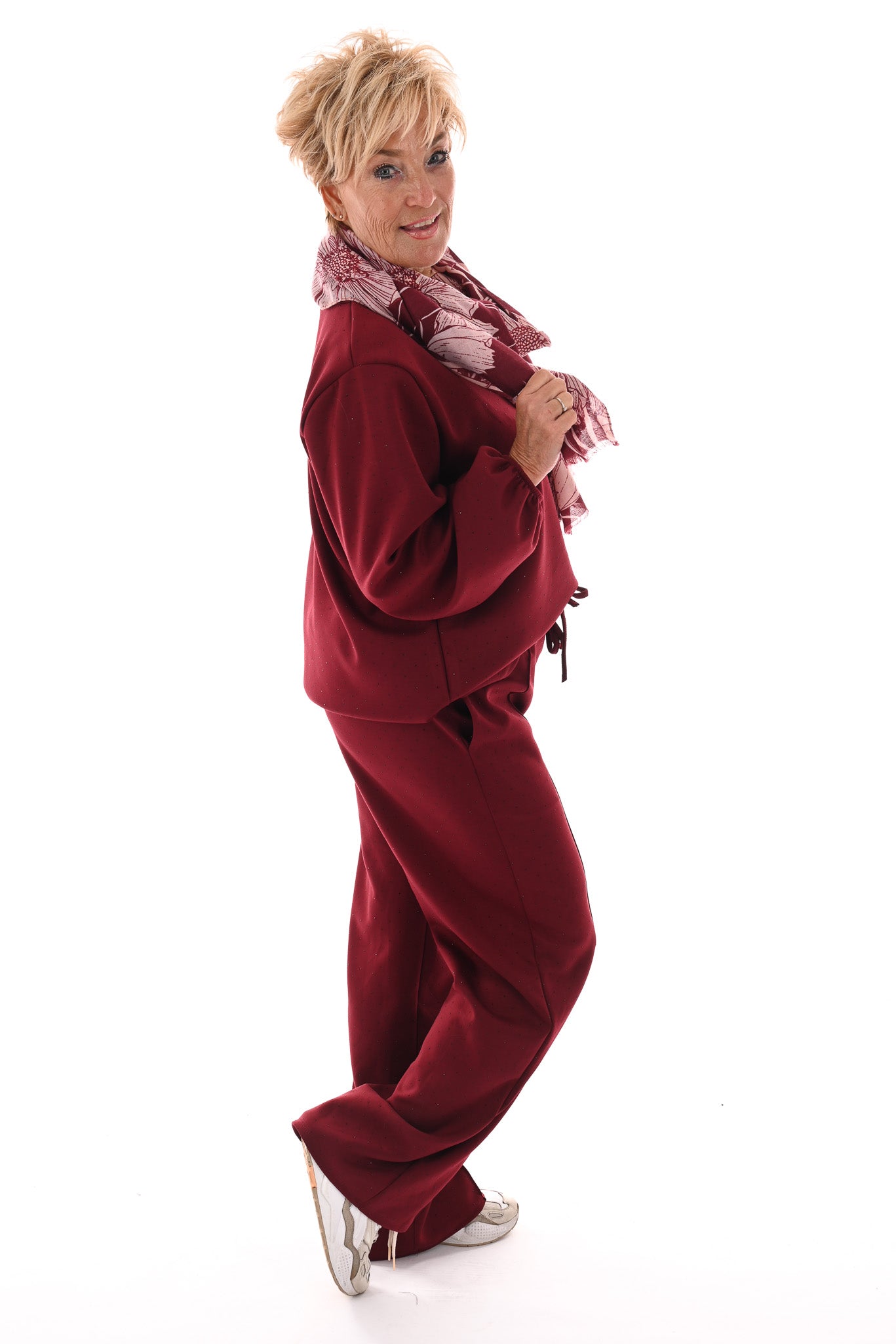 Tweedelig pak v-hals met strass bordeaux