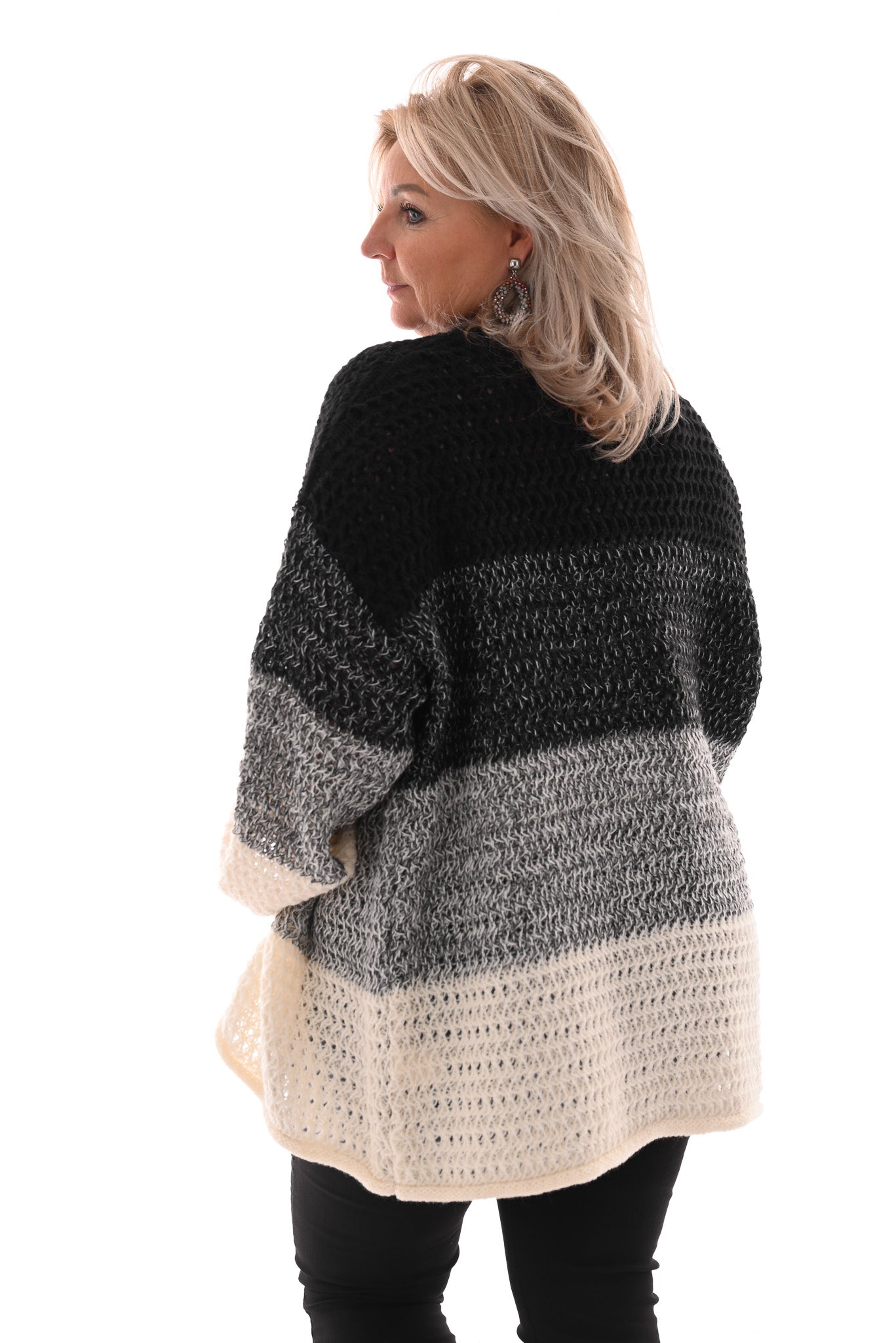 Grof gebreid vest met kleur overloop zwart/wit