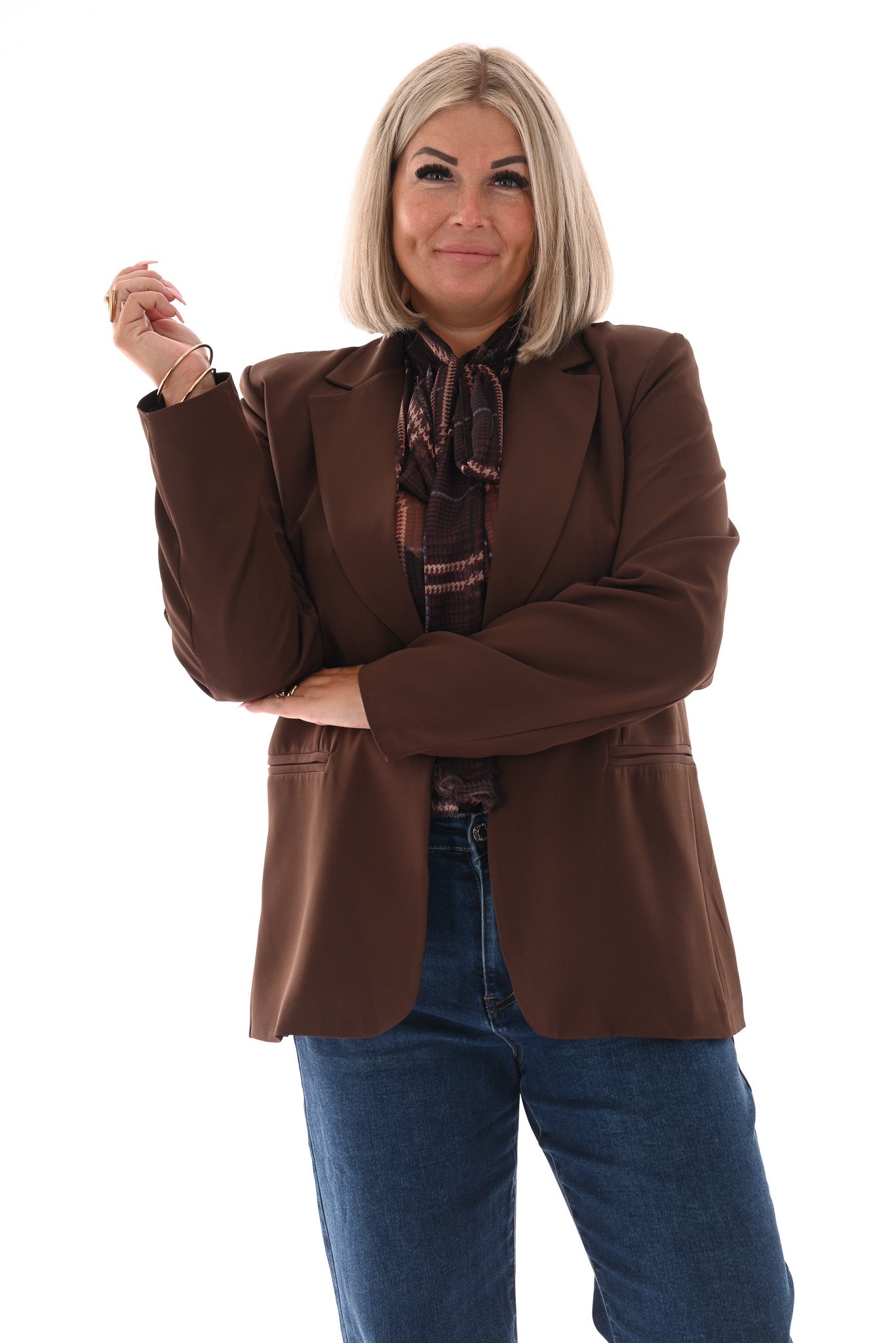 Doorknoop blouse ruitprint roezels donkerbruin