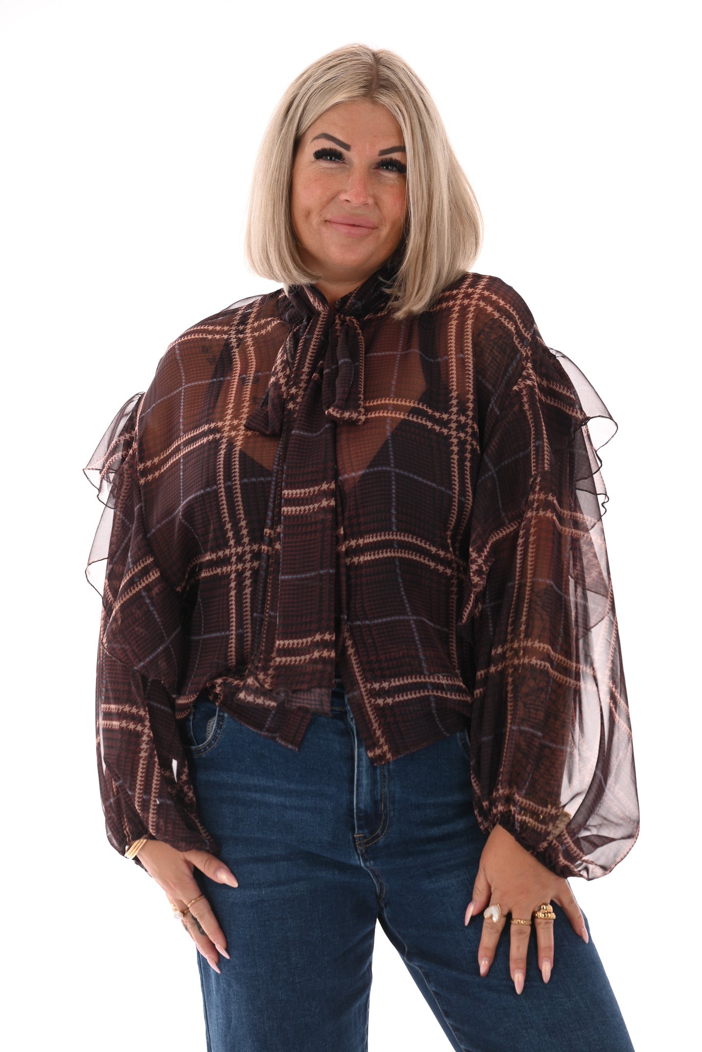 Doorknoop blouse ruitprint roezels donkerbruin