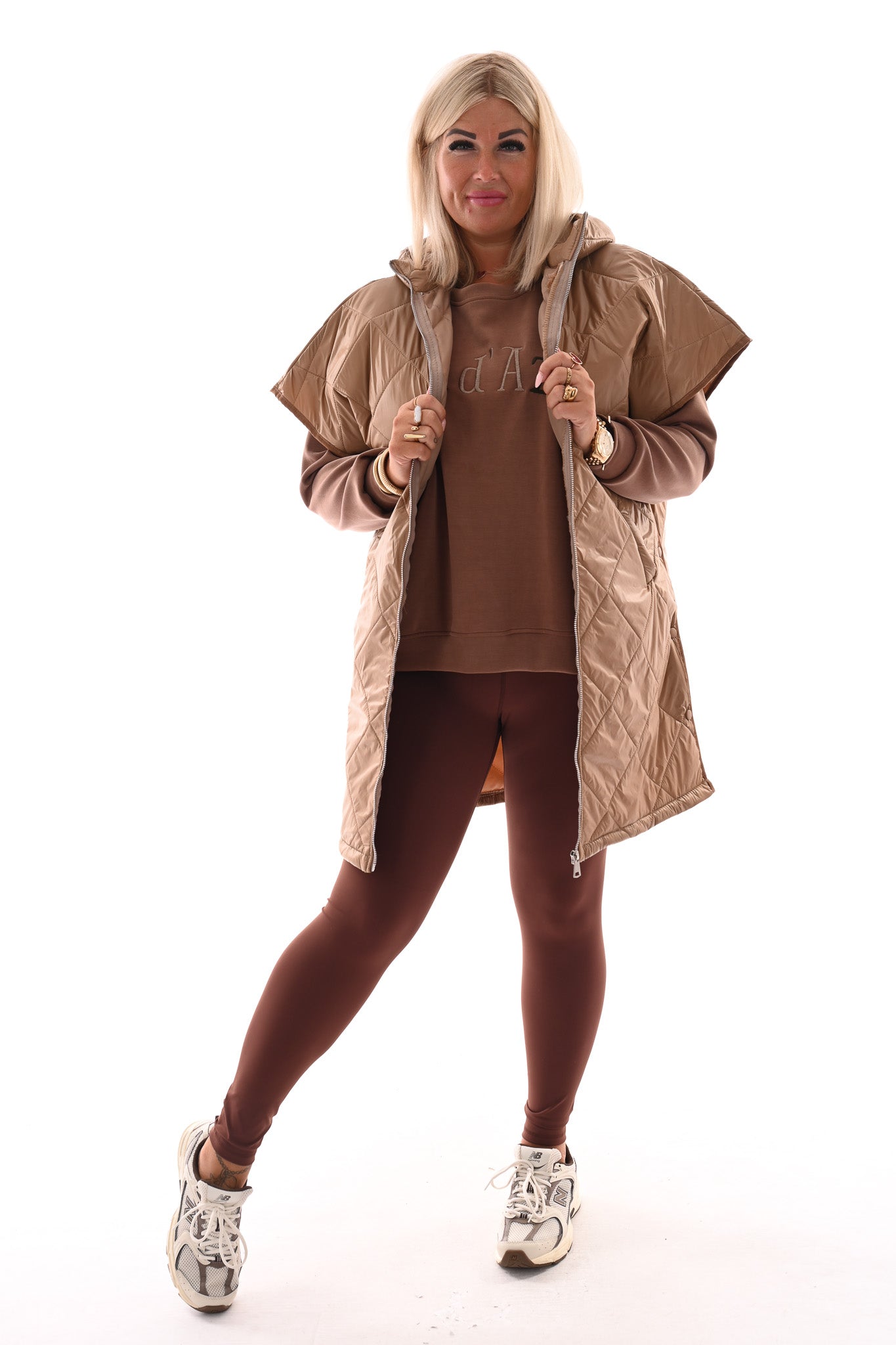 Lange bodywarmer met capuchon camel
