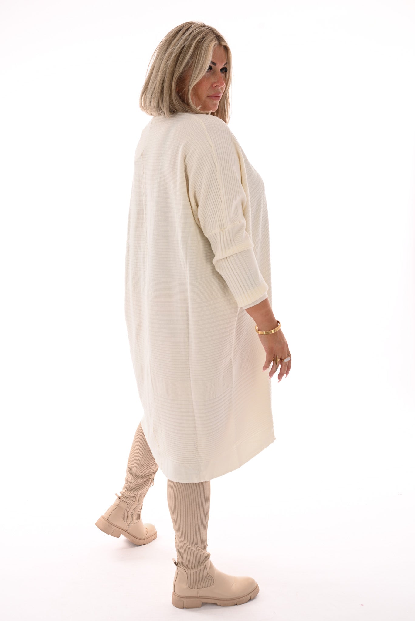 Jurk lijnen v-hals roomwit