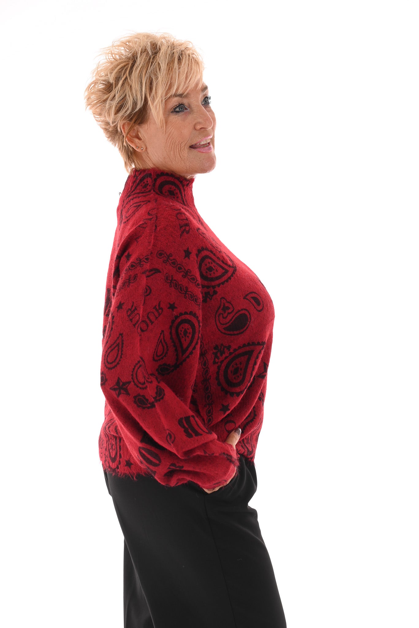 Fijn gebreide trui amour rood