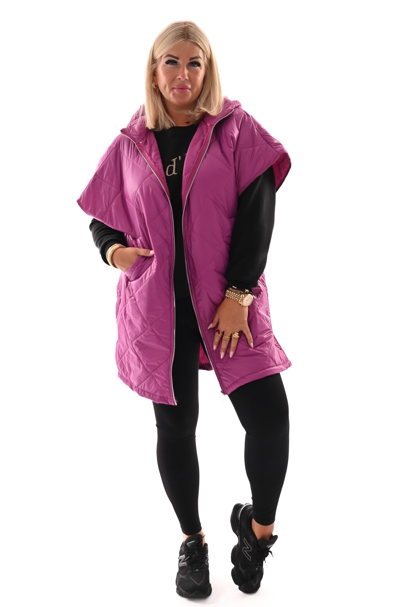 Lange bodywarmer met capuchon cyclaam