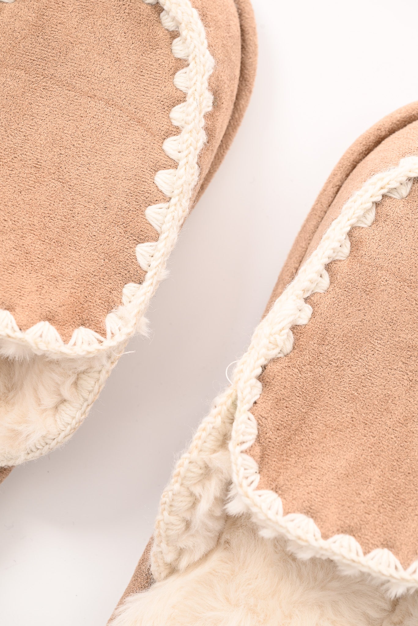 Pantoffels met sierrand taupe