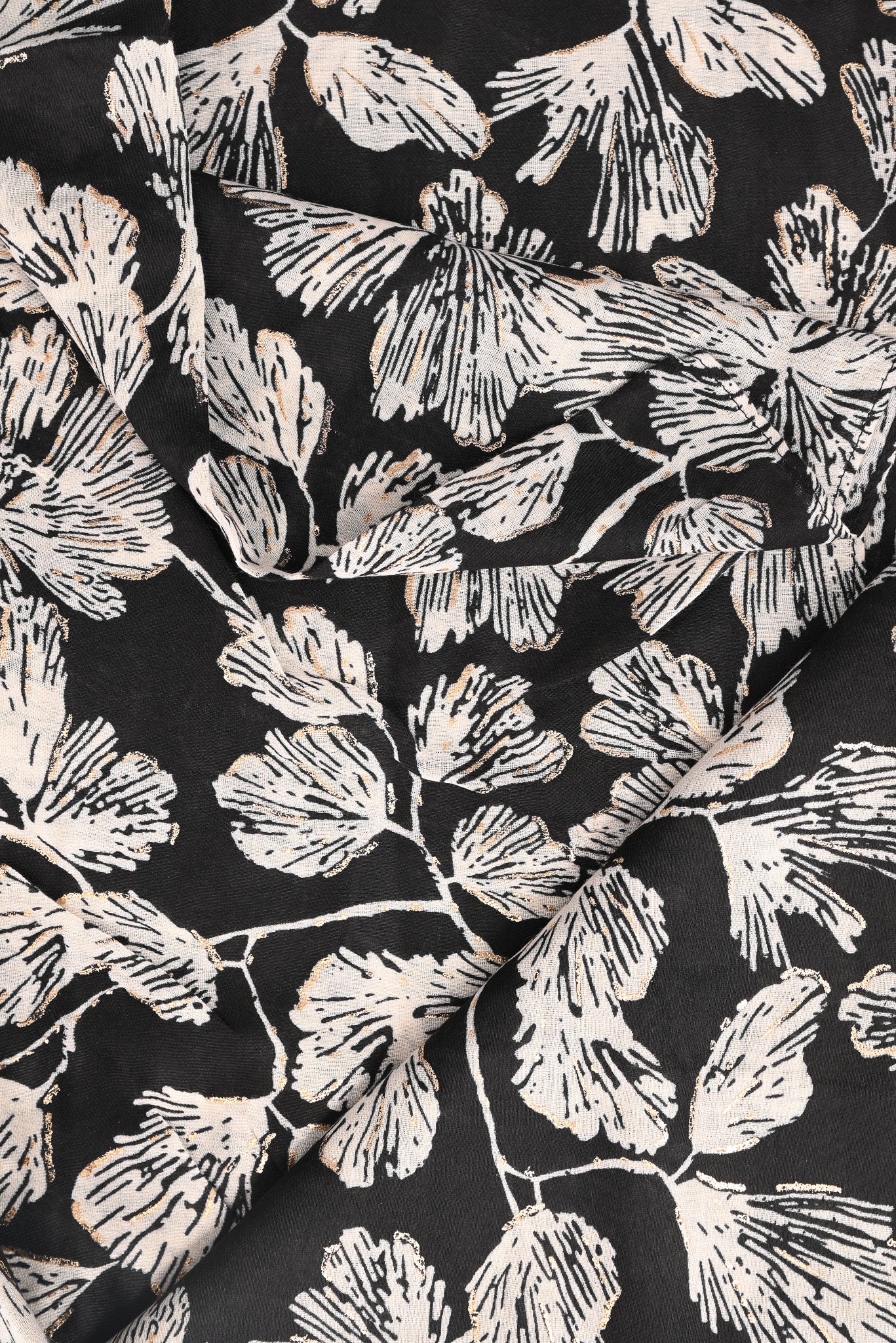 Sjaal fijne bloemen zwart