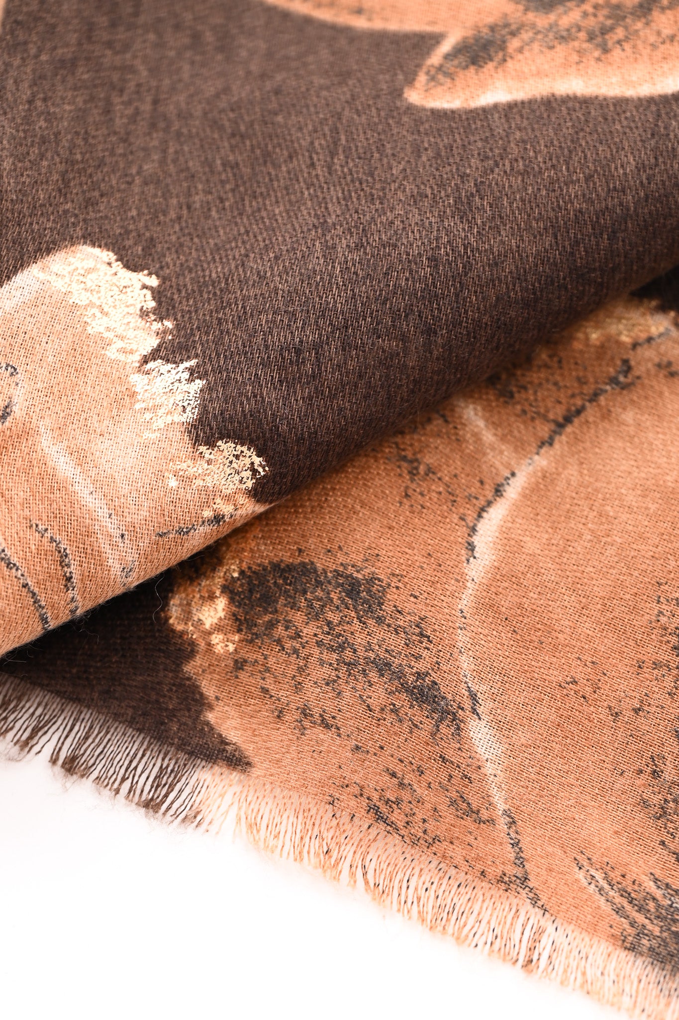 Sjaal met bloemen en gouden details bruin