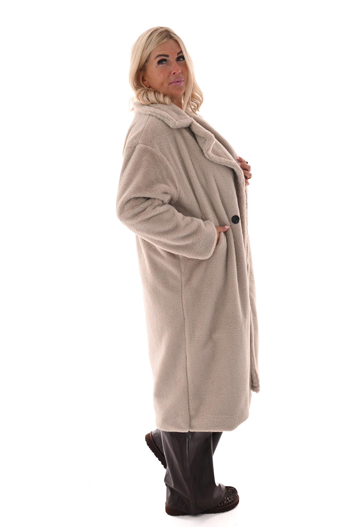 Lange faux fur manteljas creme