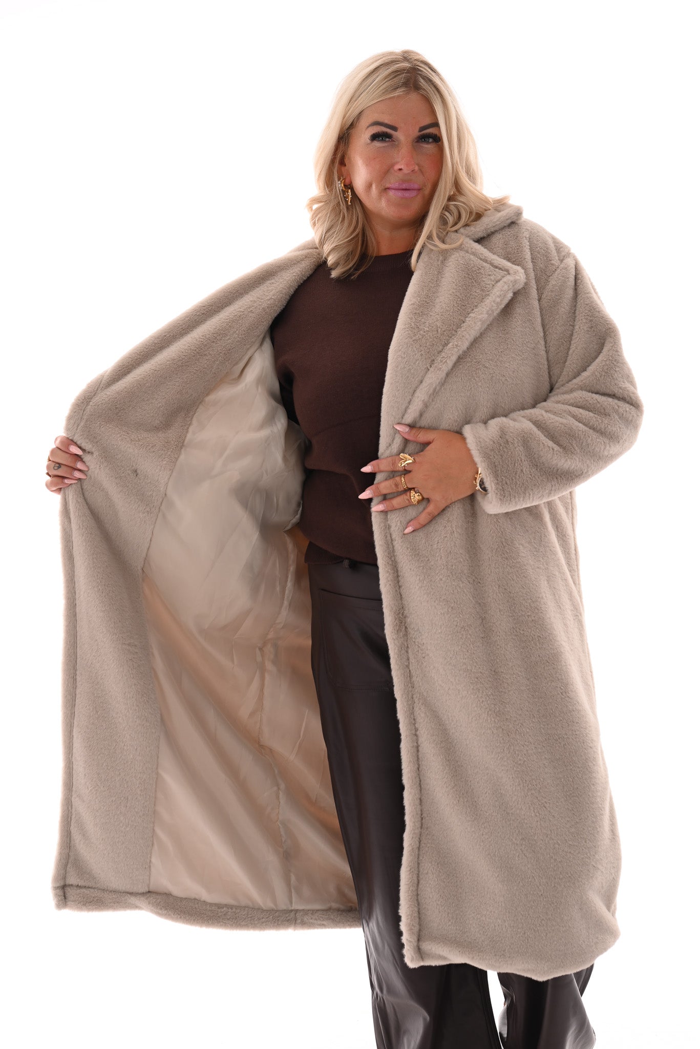 Lange faux fur manteljas creme