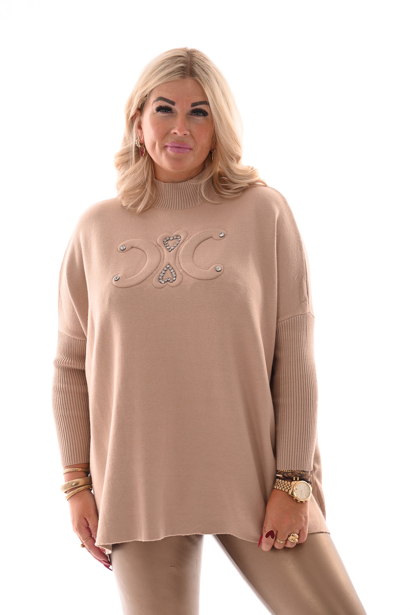 Trui opstaande kraag met strass steentjes camel
