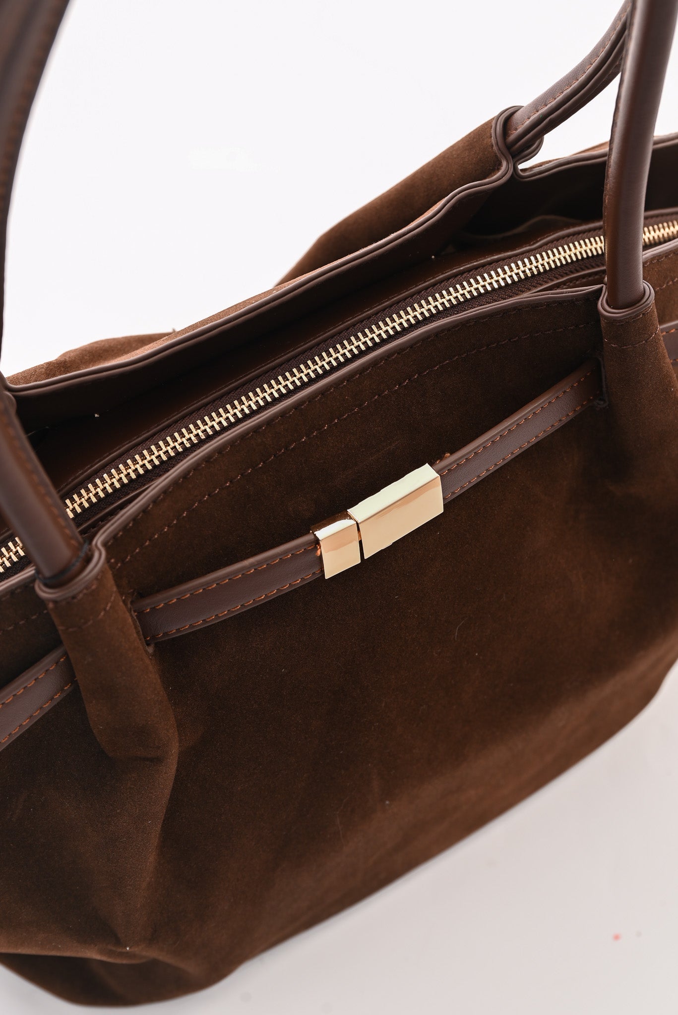 Suedinelook schoudertas met gesp bruin