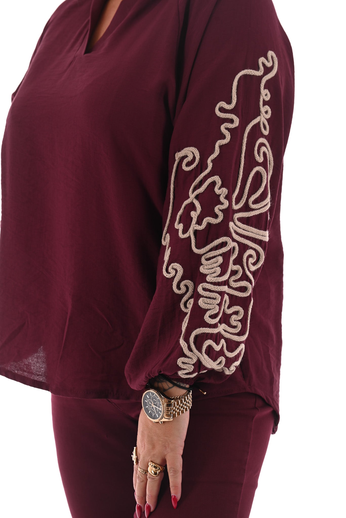 Blouse v-hals borduur op de mouwen bordeaux
