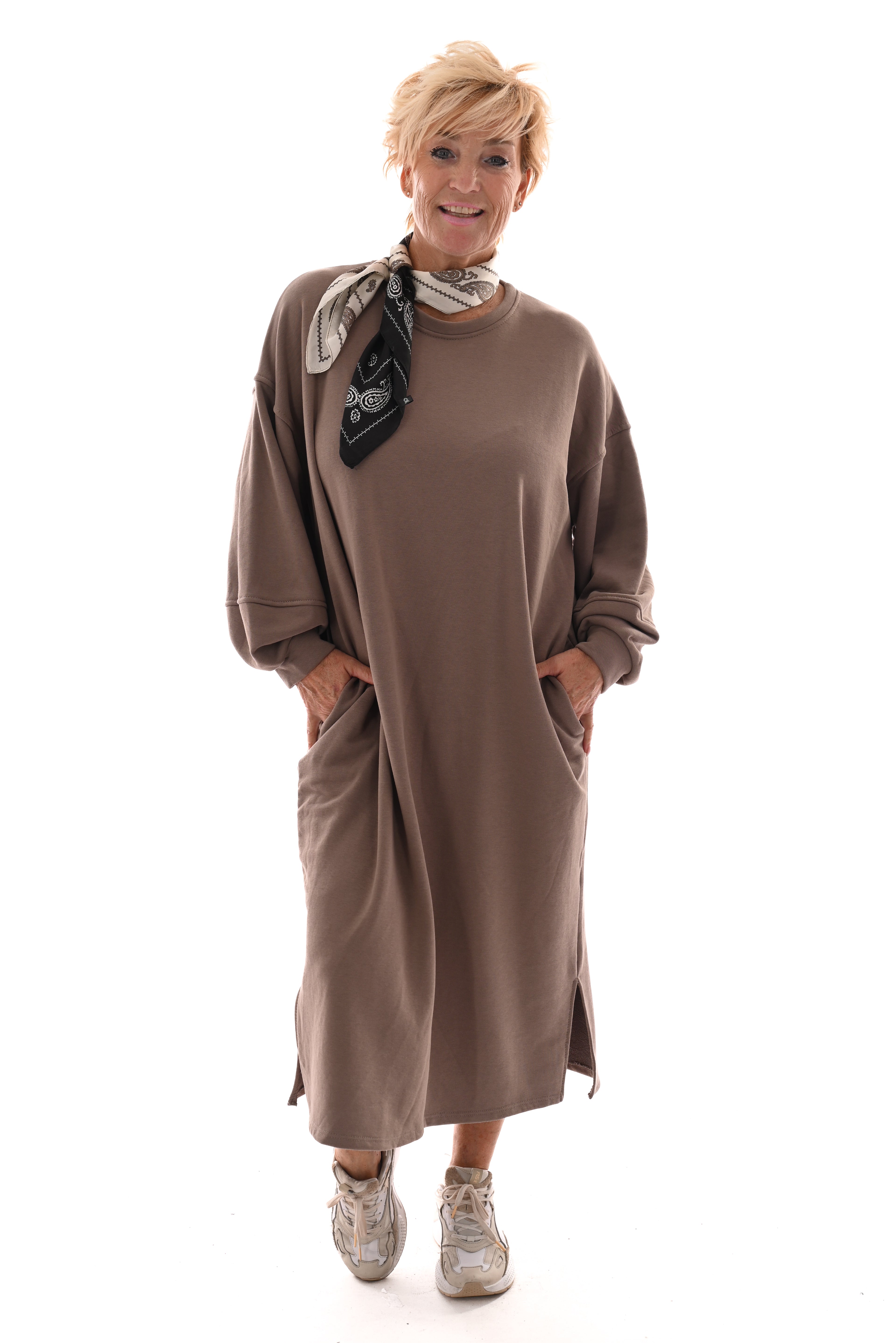 Sweaterdress met zakken taupe