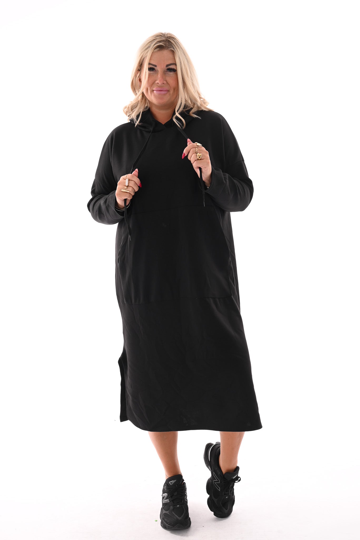 Lange sweaterdress met capuchon zwart