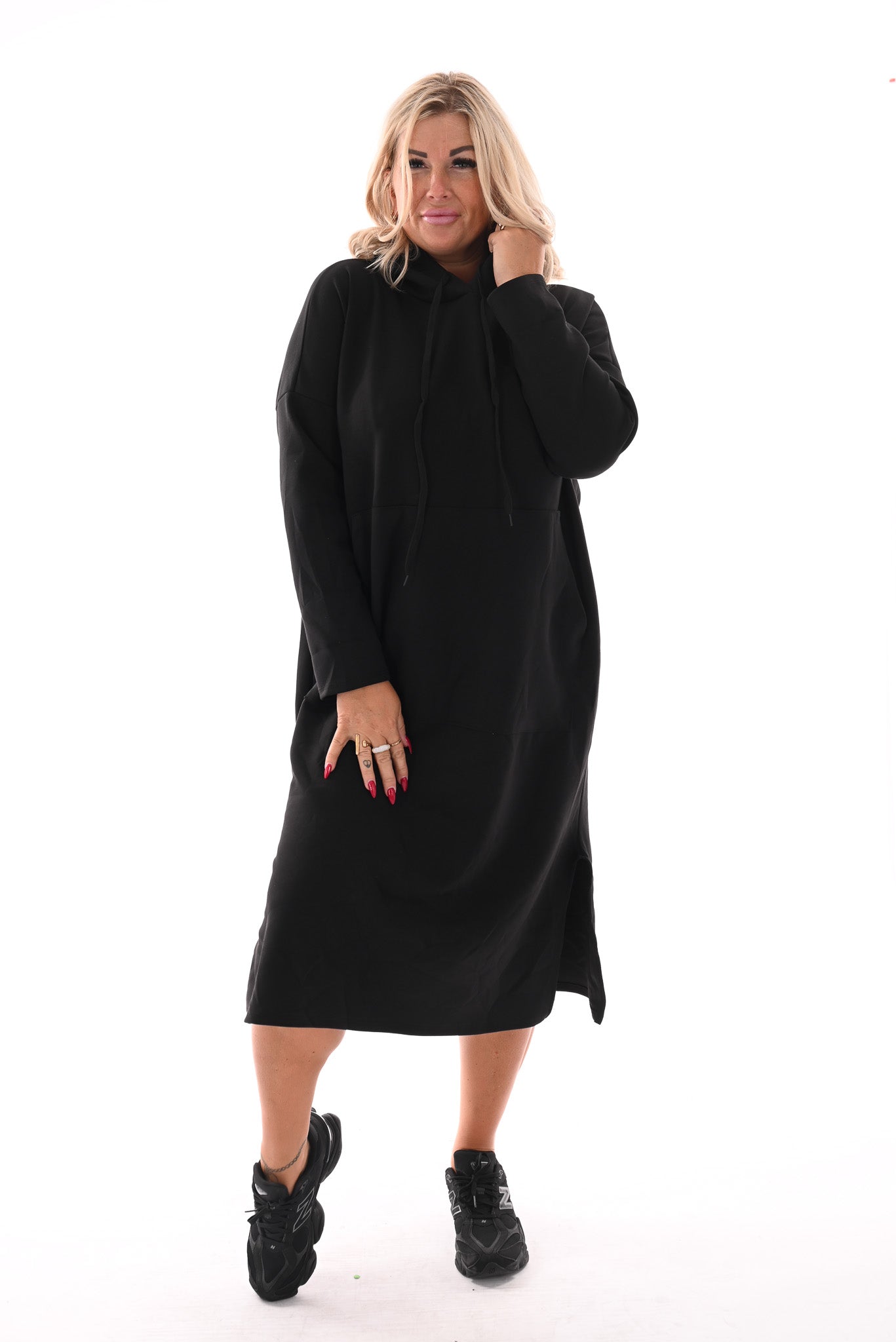 Lange sweaterdress met capuchon zwart