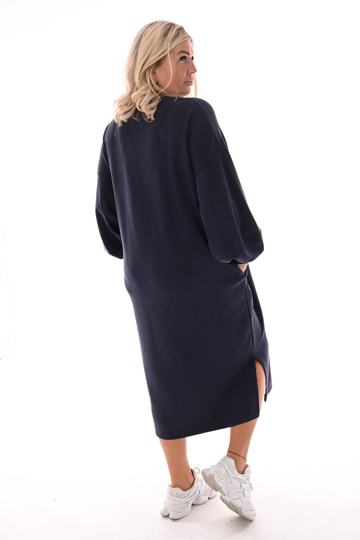Lange sweaterdress met pofmouwen marineblauw