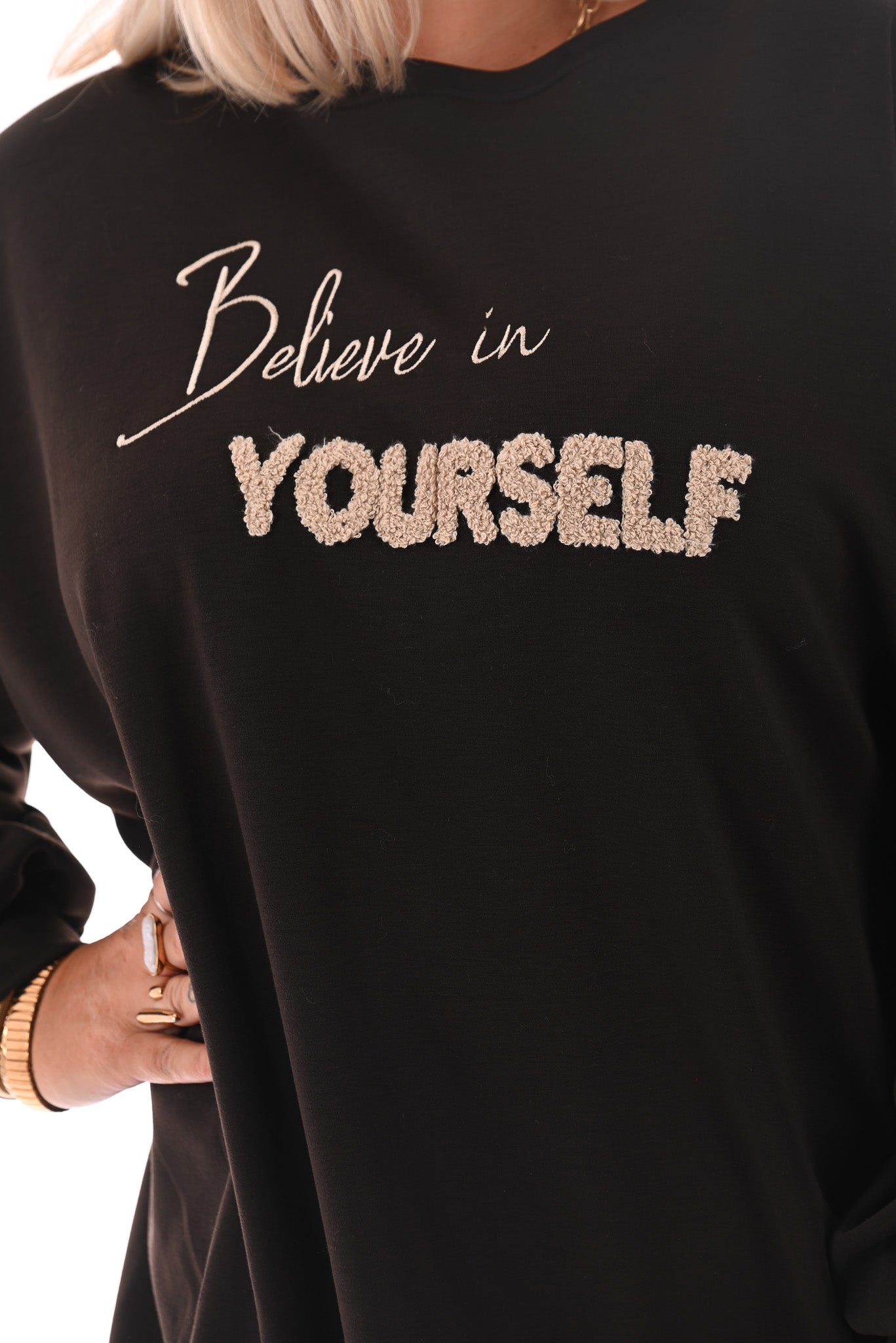 Sweater Believe in Yourself donkerbruin