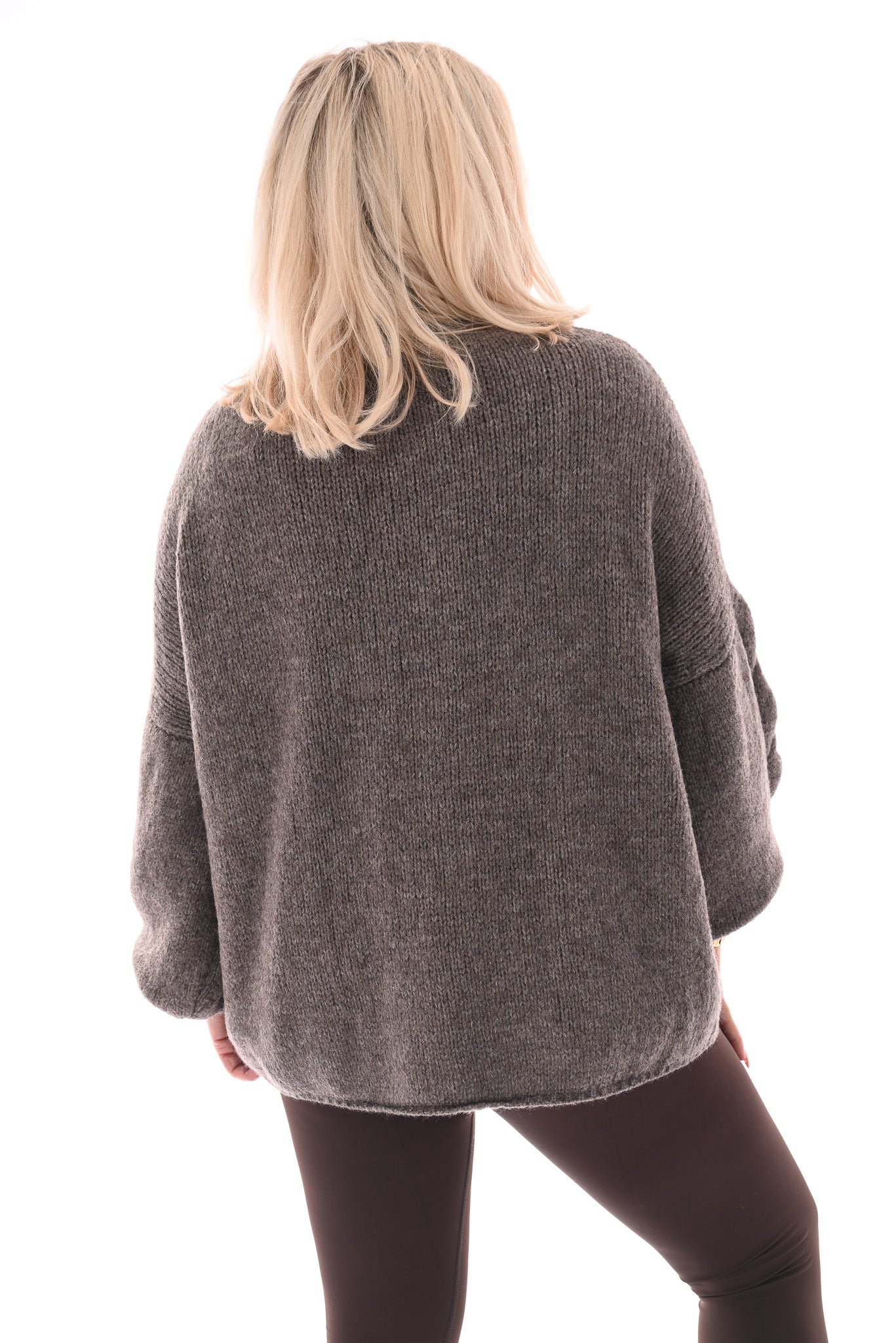 Gebreide trui kabel met pofmouwen taupe