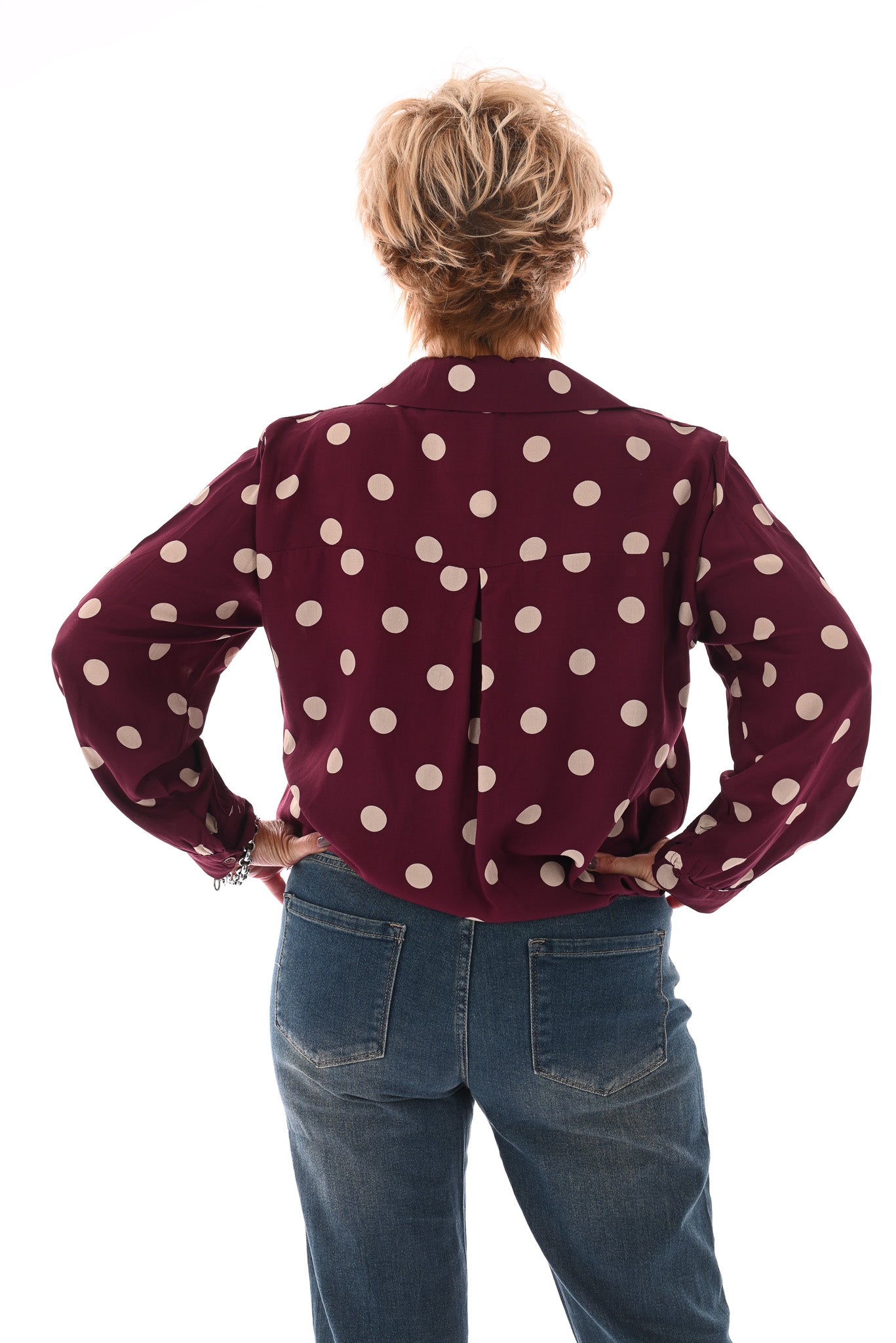 Doorknoop blouse grote dots bordeaux