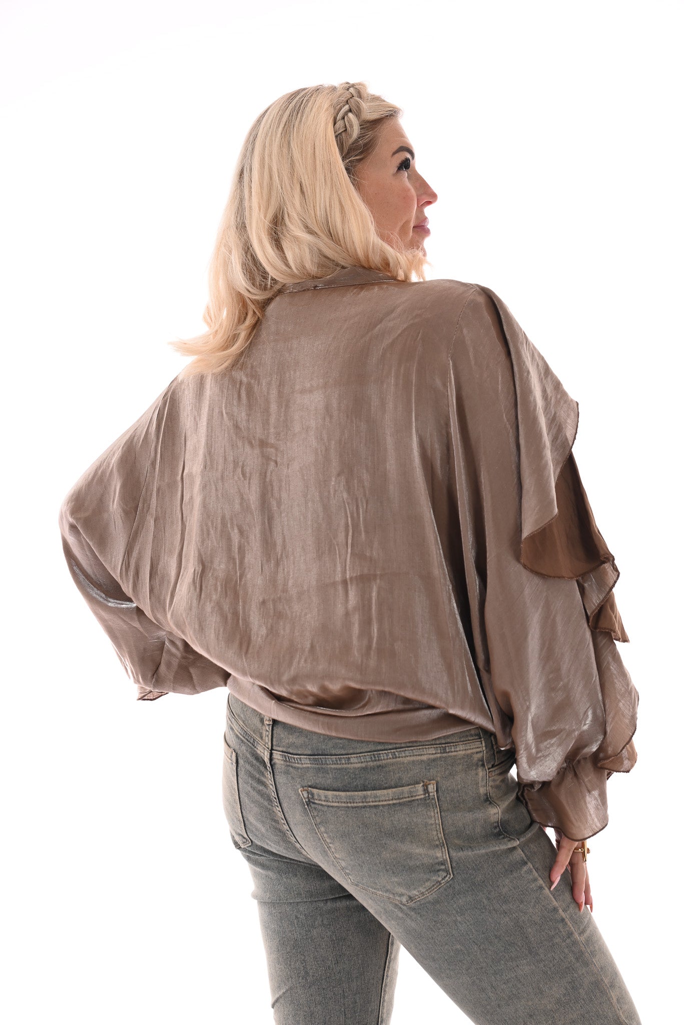 Blouse shine met roezels lichtbruin