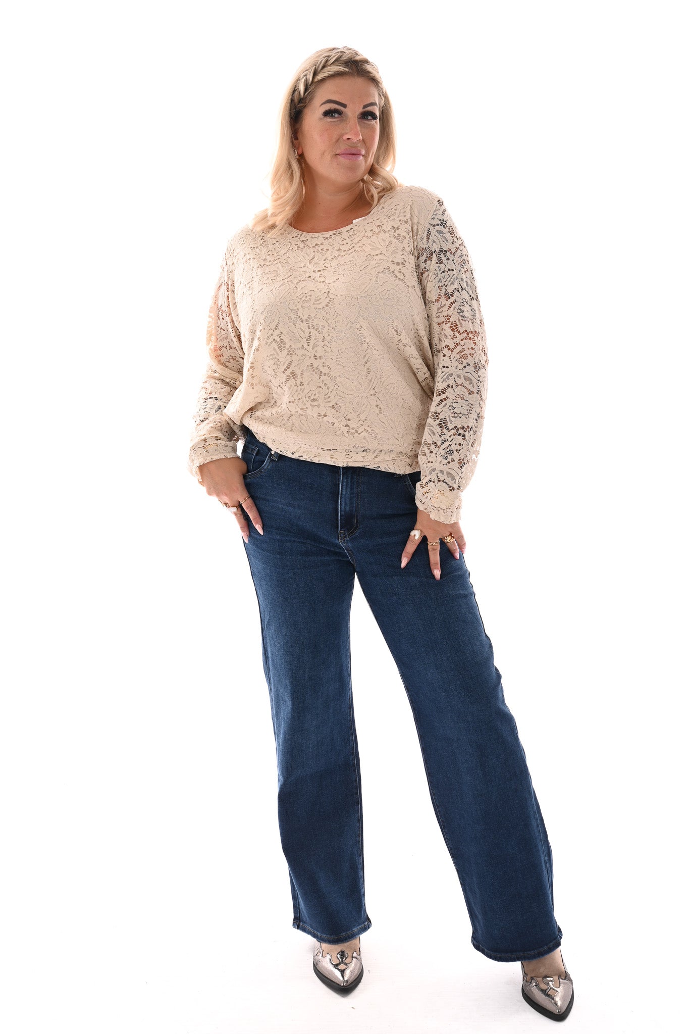 Top met kant ronde hals beige