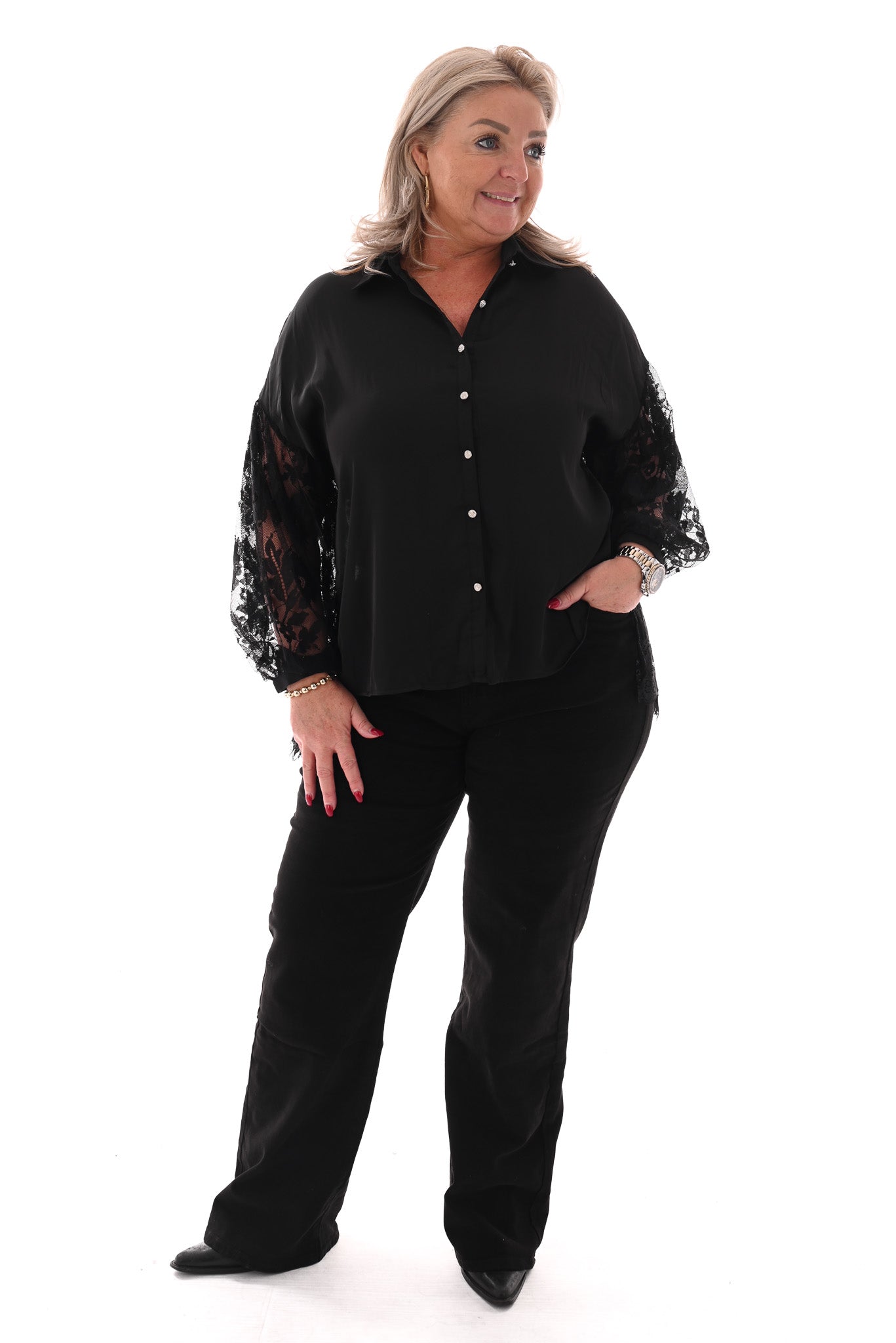 Doorknoop blouse kant zwart