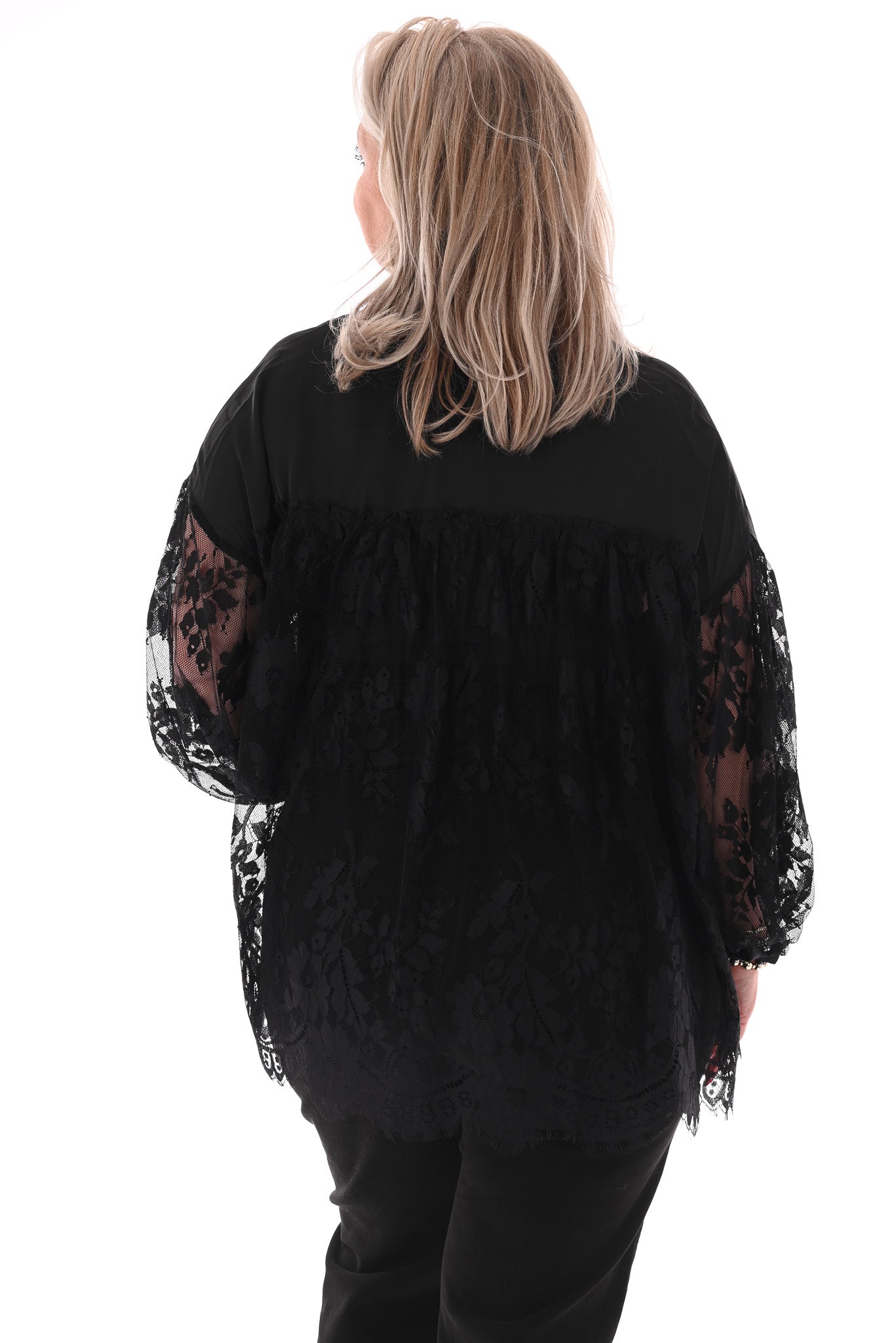 Doorknoop blouse kant zwart