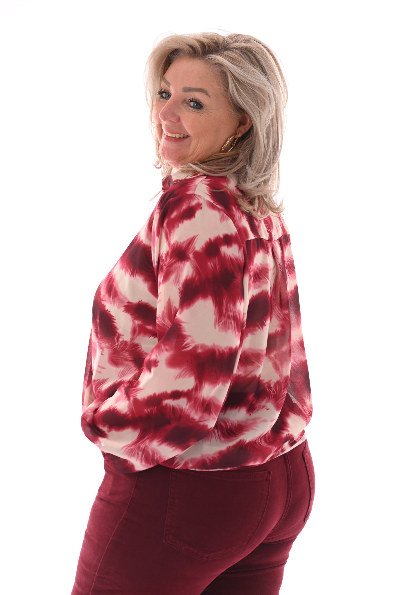 Top overslag met kraag abstracte veerprint bordeaux